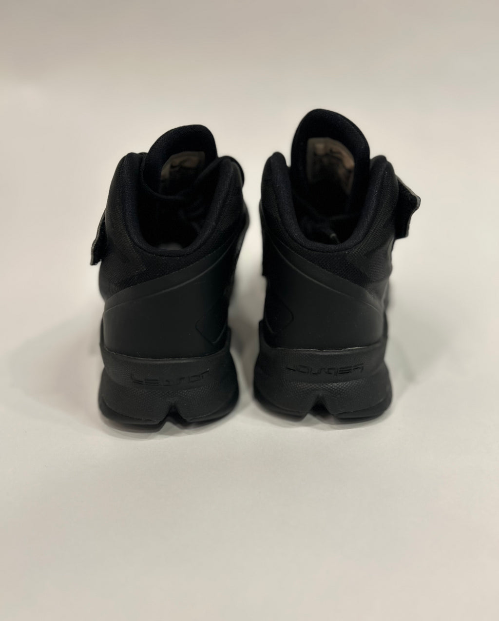 Nike Lebron Soldier 8 Size 4.5y Kids Shoes No box