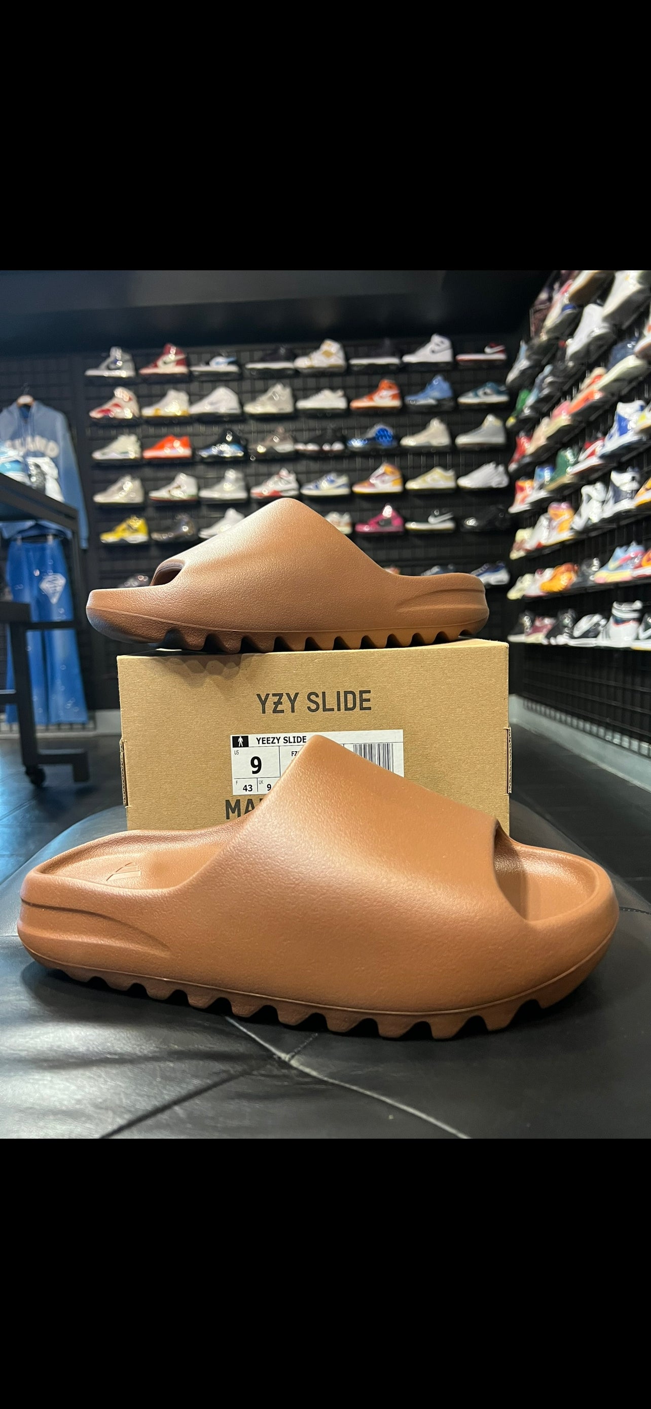 Men’s Yeezy Slide Flax Brand New