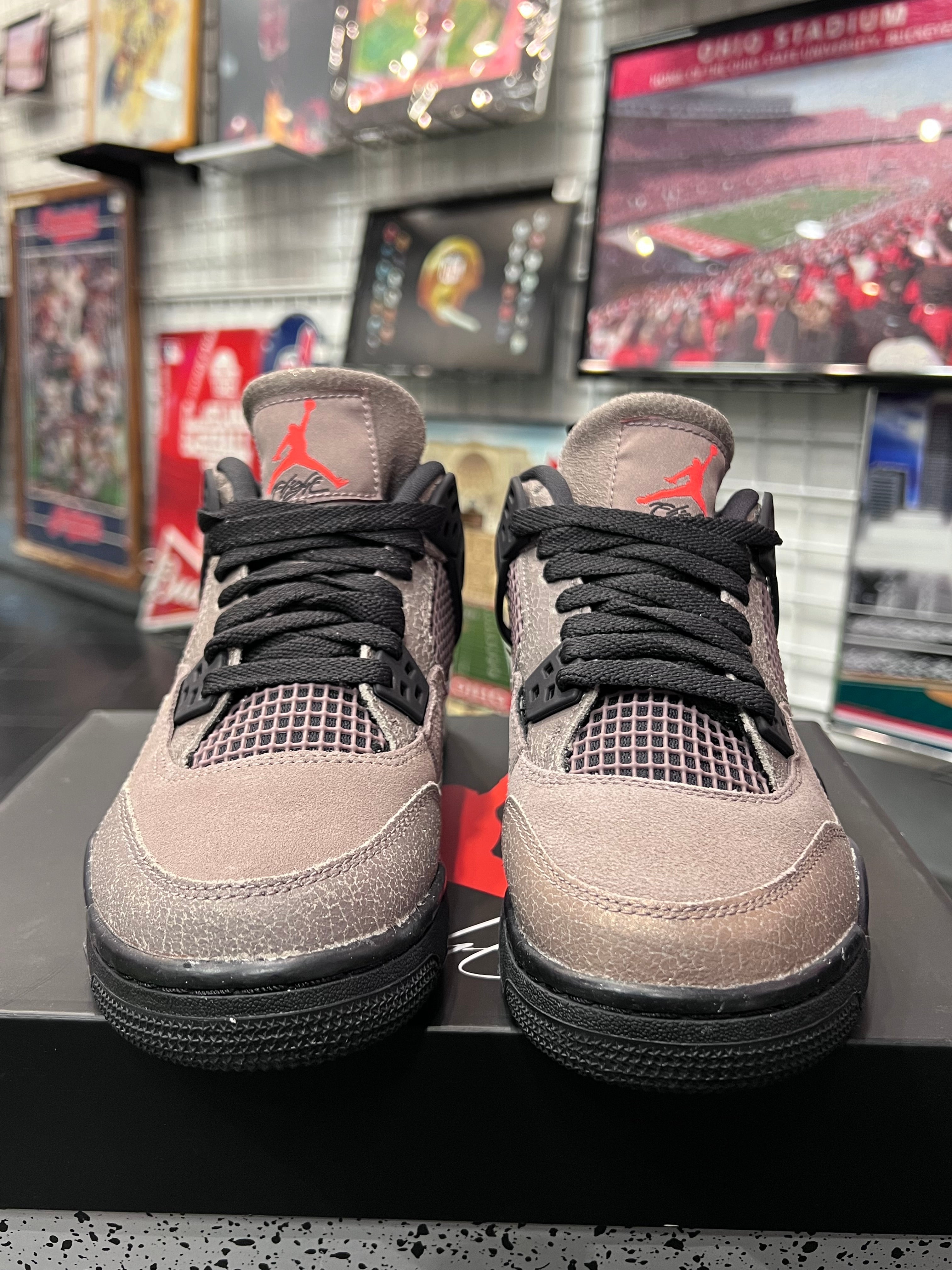 Gradeschool Air Jordan 4 Taupe Haze Size 5y