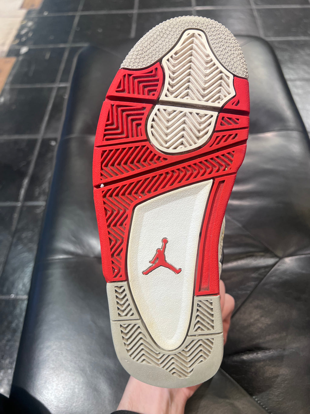 Air Jordan 4 Fire Red Size 5.5y Gradeschool Shoes