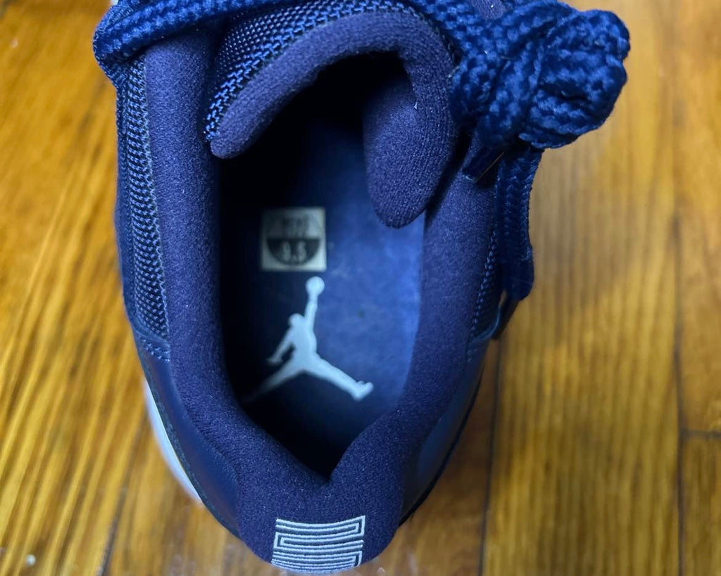 Jordan 11 Low Navy Gum Size 9.5 Men Shoes