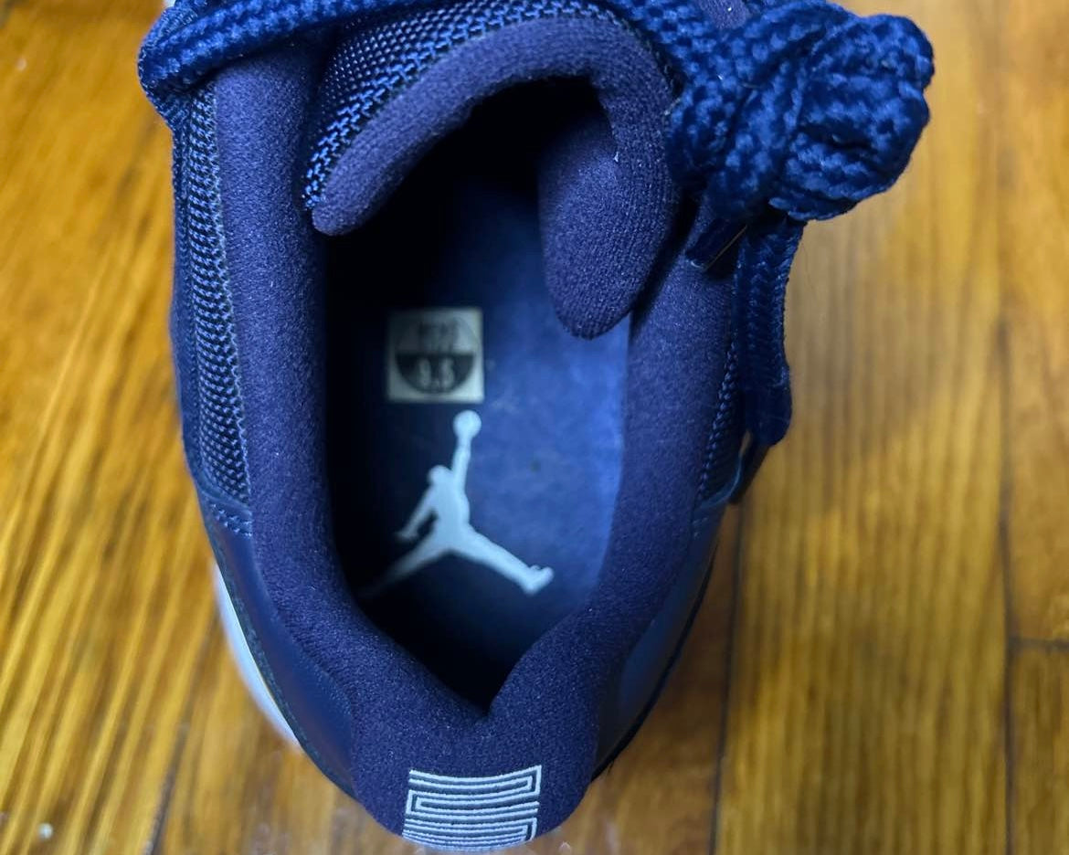 Jordan 11 Low Navy Gum Size 9.5 Men Shoes