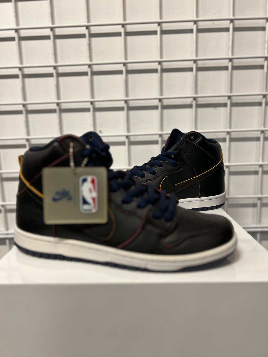 Nike SB Dunk High Cavs Size 8 Men’s Shoes