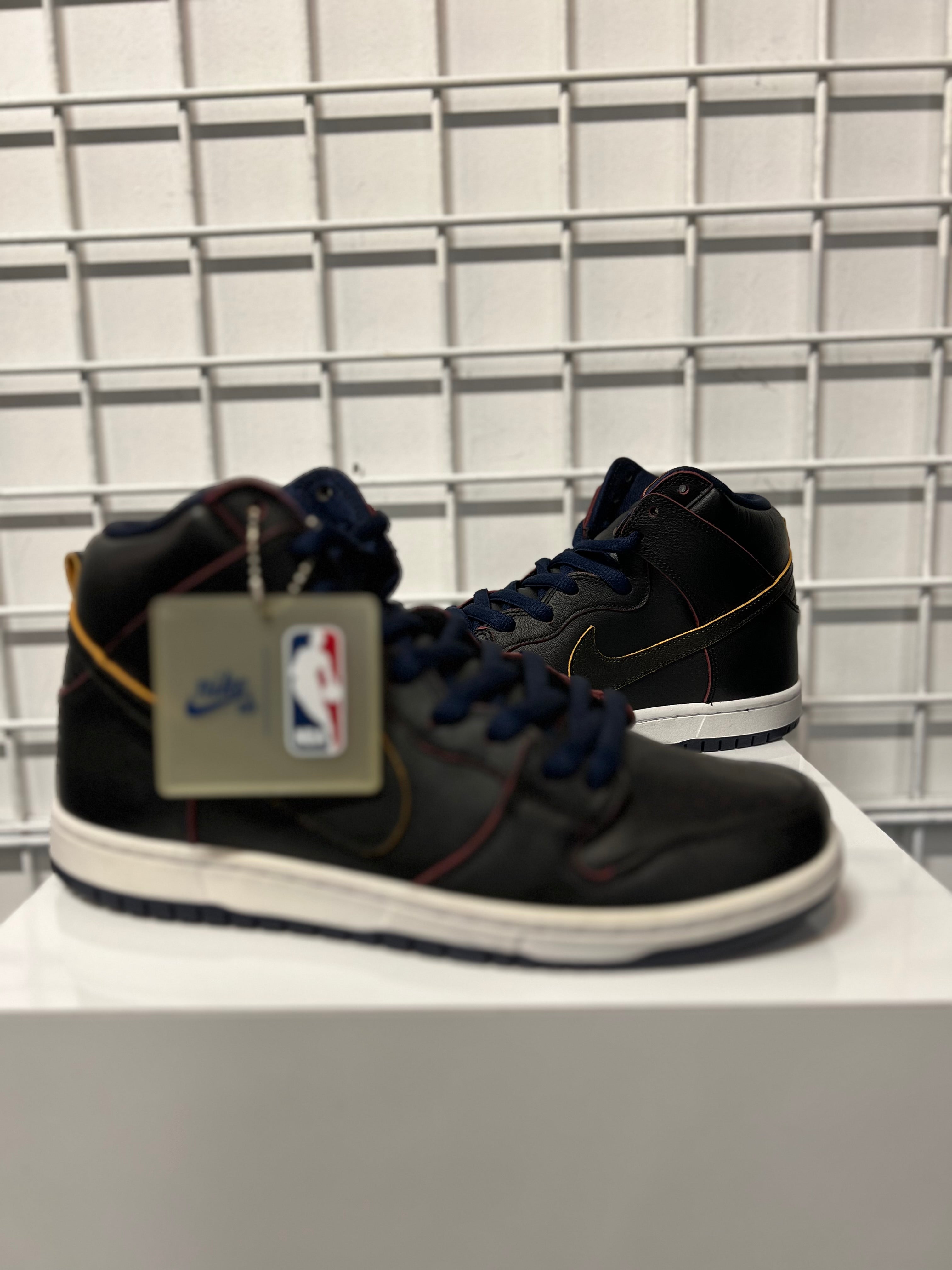 Nike SB Dunk High Cavs Size 8 Men’s Shoes