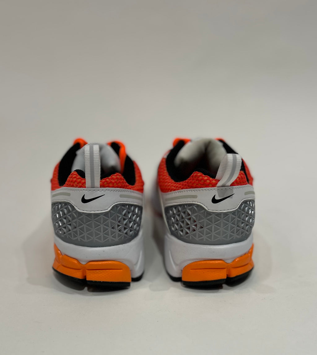Nike Vomero 5 Orange size 5y Gs Shoes