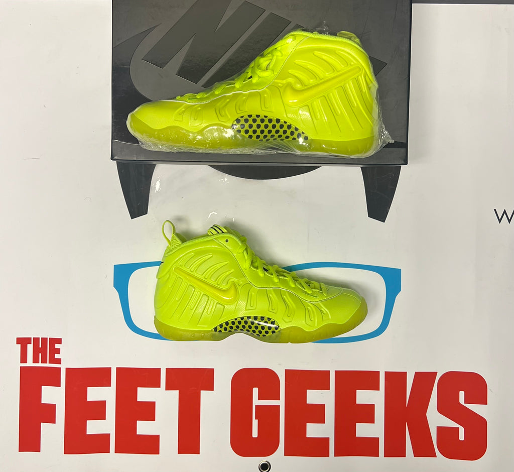 Gradeschool Nike Foamposite Volt Brand New