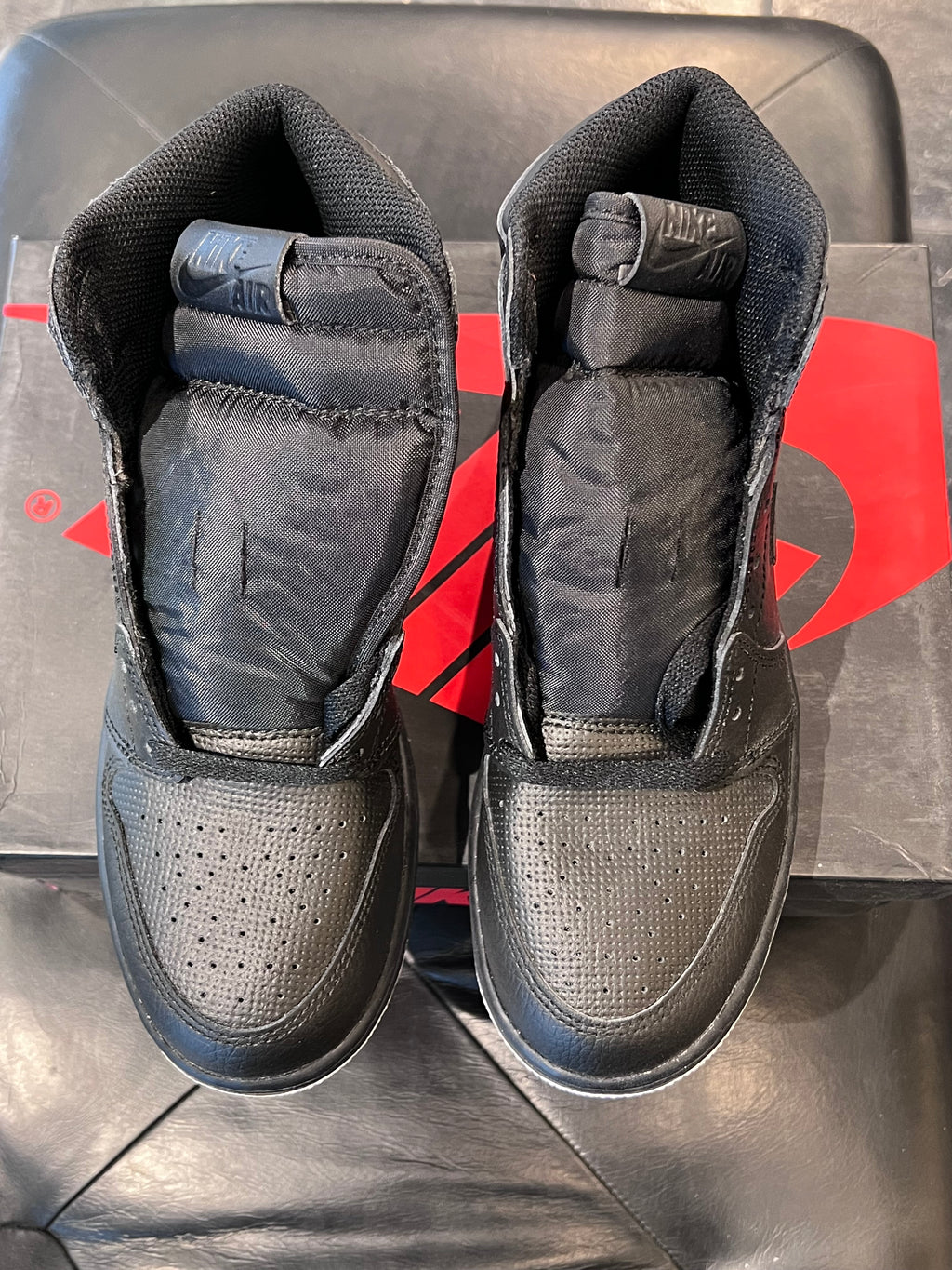 Gradeschool Air Jordan 1 Perforated Size 5.5y