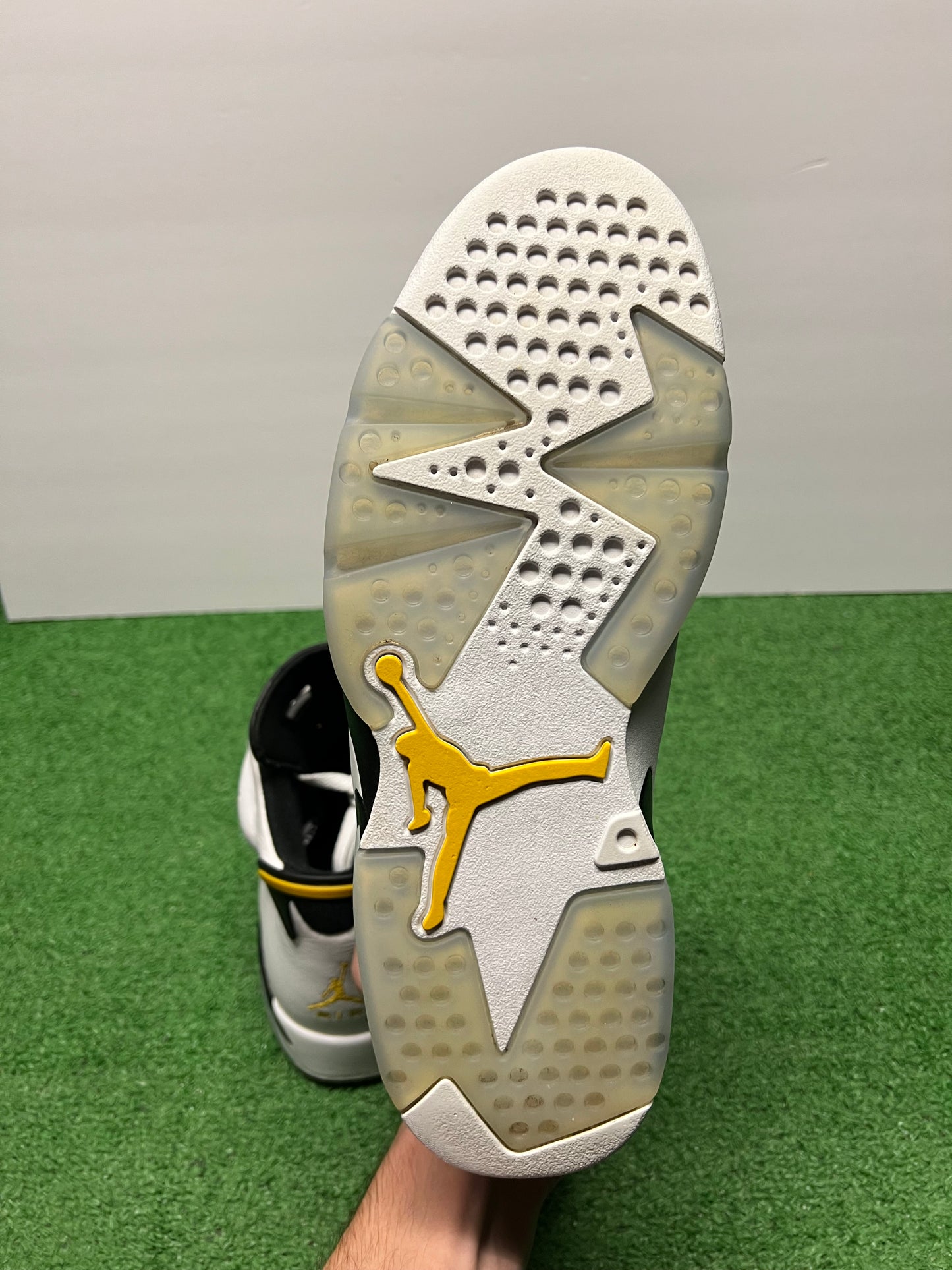 Men’s Air Jordan 6 Yellow Ochre Size 10.5
