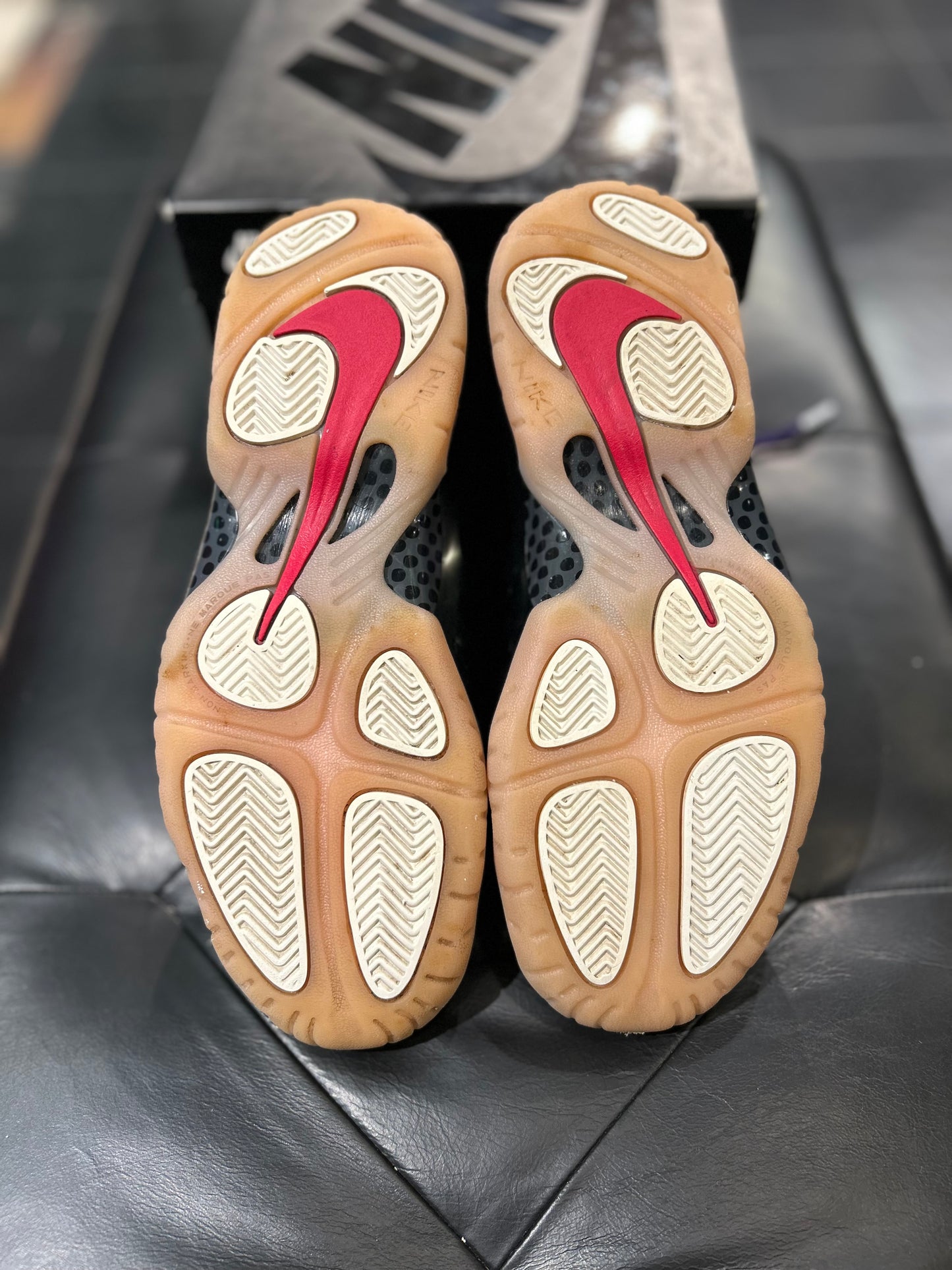 Nike Air Foamposite One Iridescent Purple size 7y