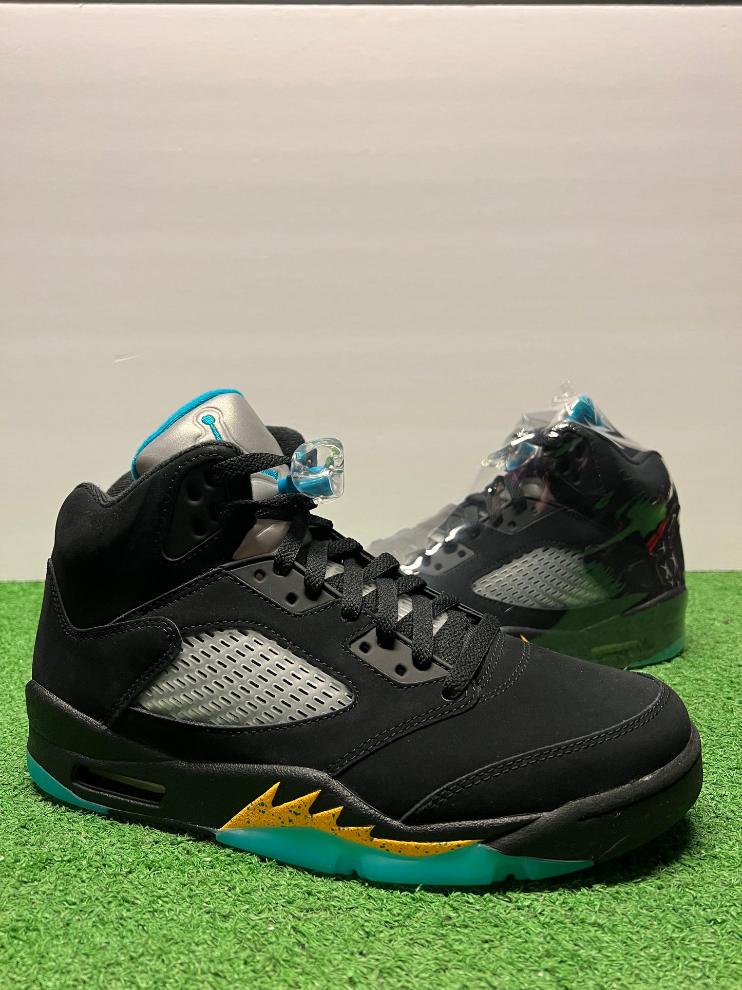 Men’s Air Jordan 5 Aqua Size 9 Brand New