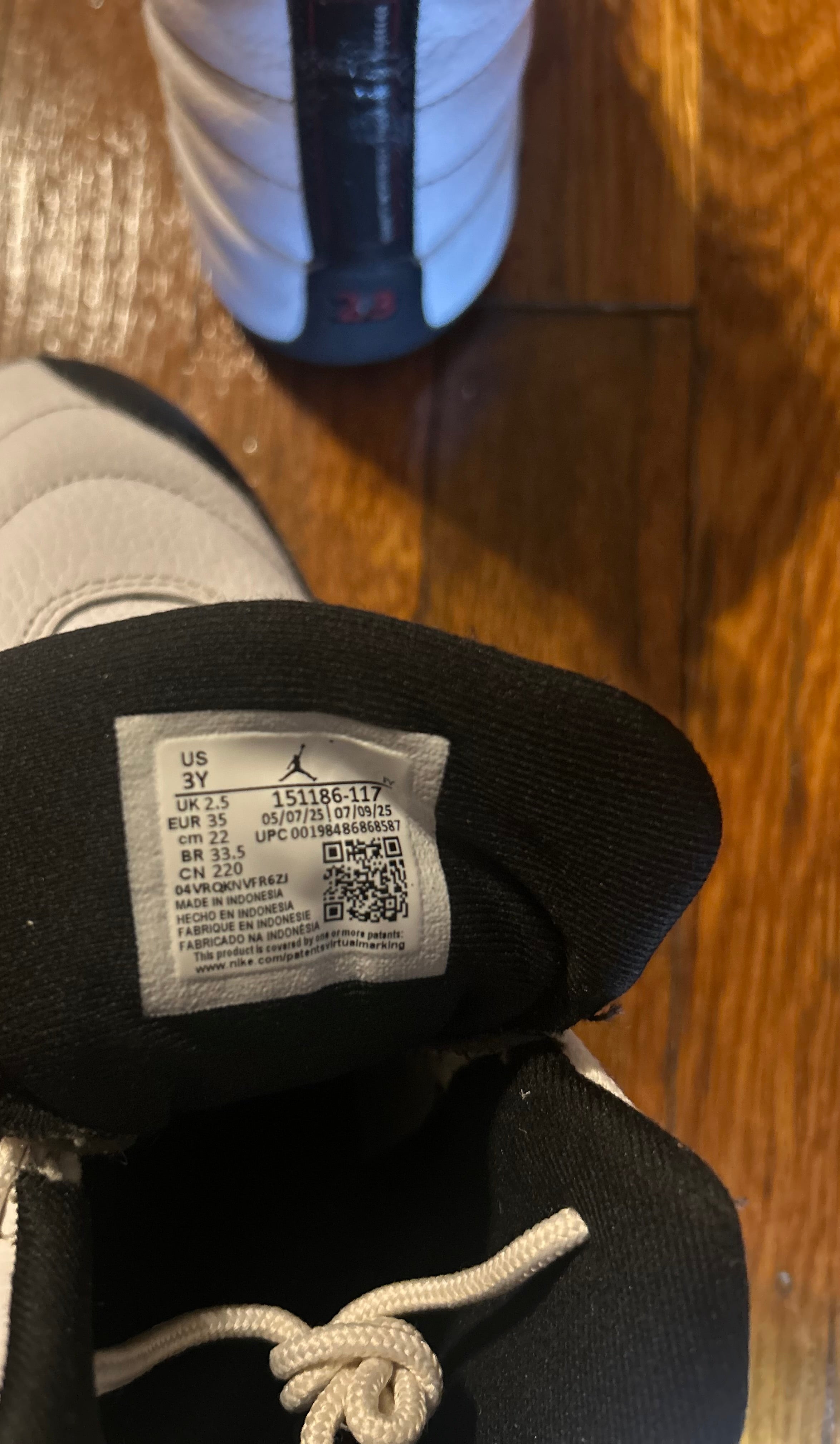 Jordan 12 Retro Taxi 2025 Size 3Y PS Boys Shoes