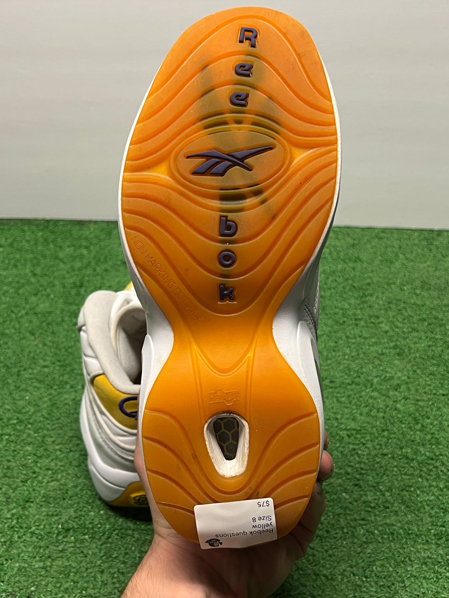Men’s Reebok Question Lakers Size 8