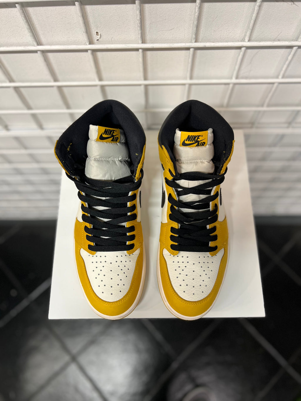 Air Jordan 1 Yellow Ochre Size 11 Men’s Shoes