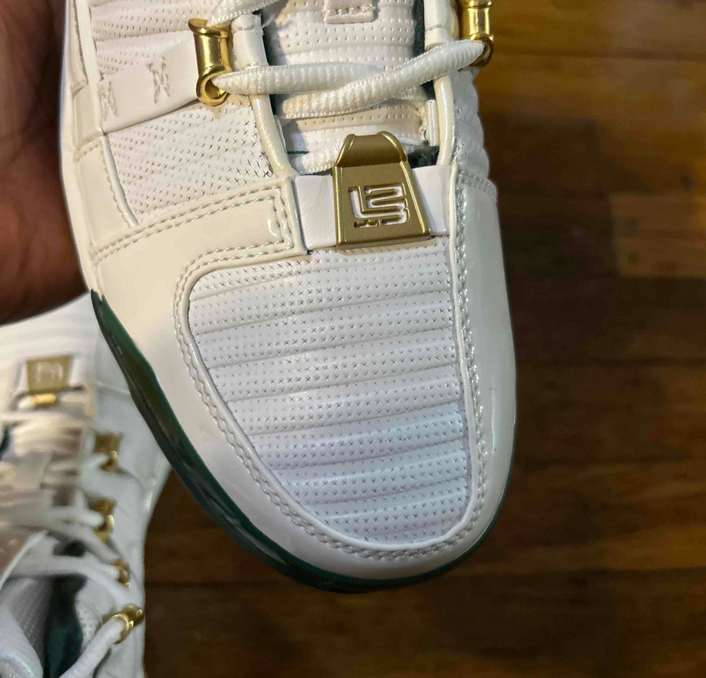 Nike LeBron 3 SVSM Home size 9 Men Shoes