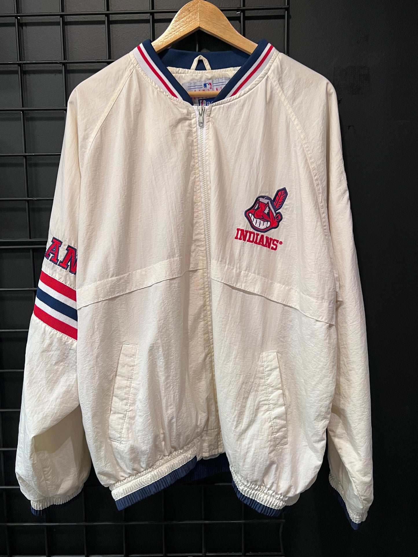 Pro Player Cleveland Indians Zip Up Size XL