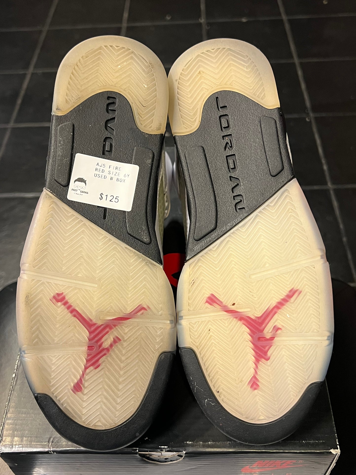 Pre Owned Air Jordan 5 Retro Fire Red Size 6y gs gradeschool shoes