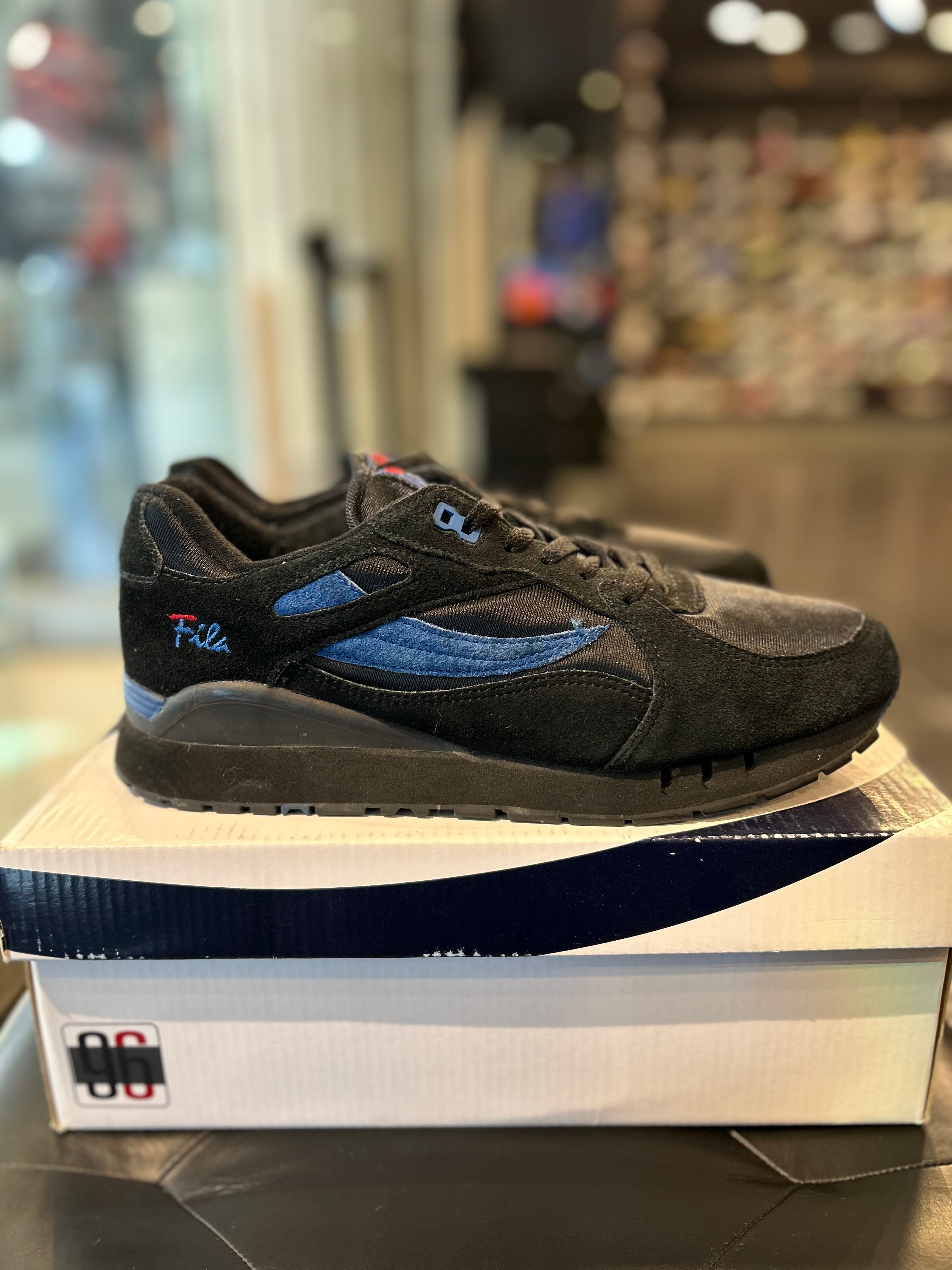 1993 Fila Overpass Size 9.5 Men's Shoes