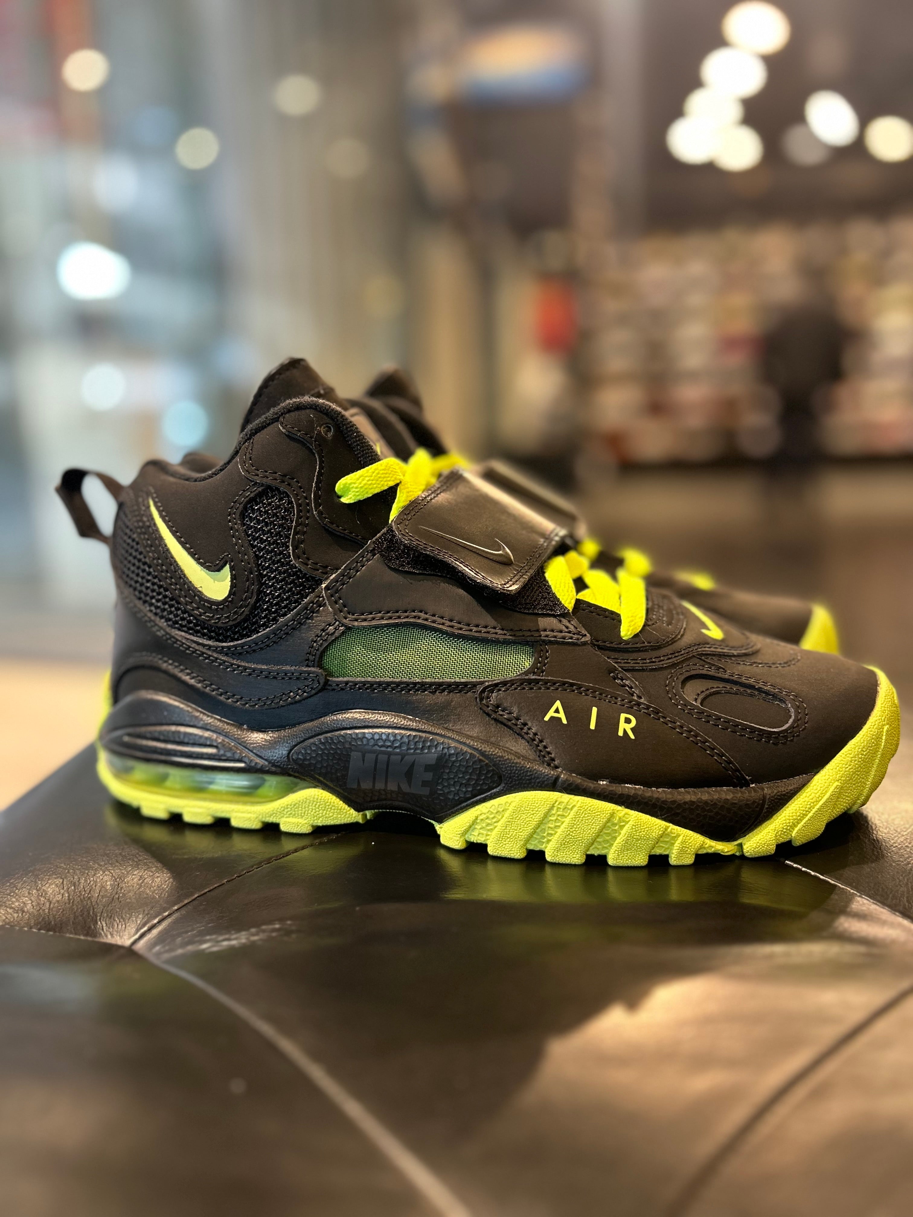 Nike Air Speed Turf Black Volt Size 8 Men's Shoes