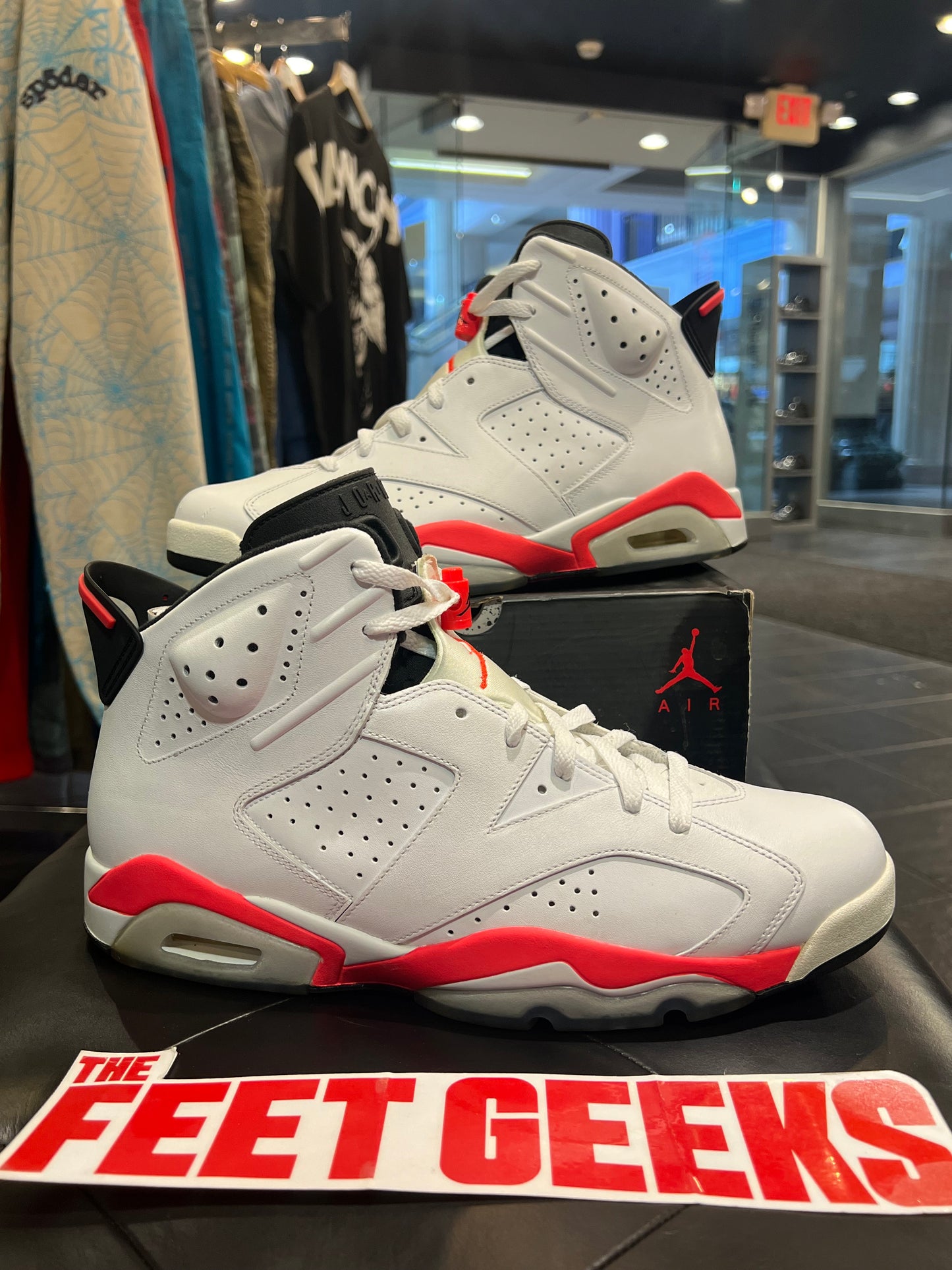 Men’s Air Jordan 6 Infrared Brand New w/Flaw