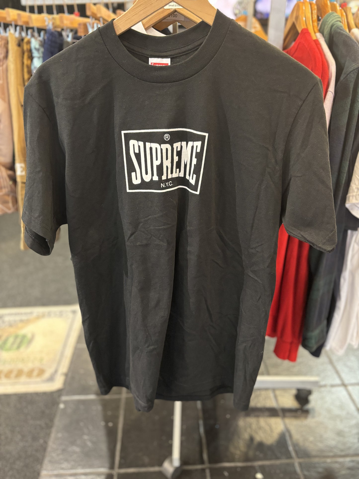 Men’s Supreme Black Everlast Size Medium $100