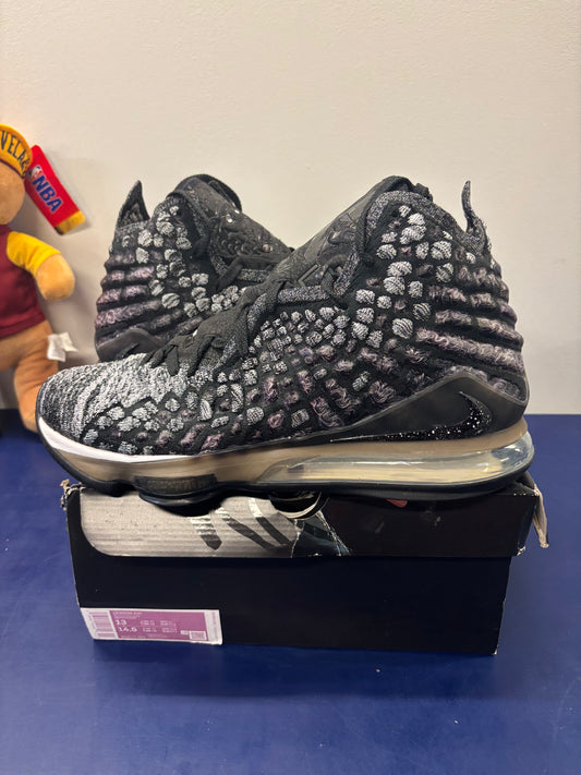 Nike LeBron 17 In The Arena Size 13 $220 Men’s Shoes