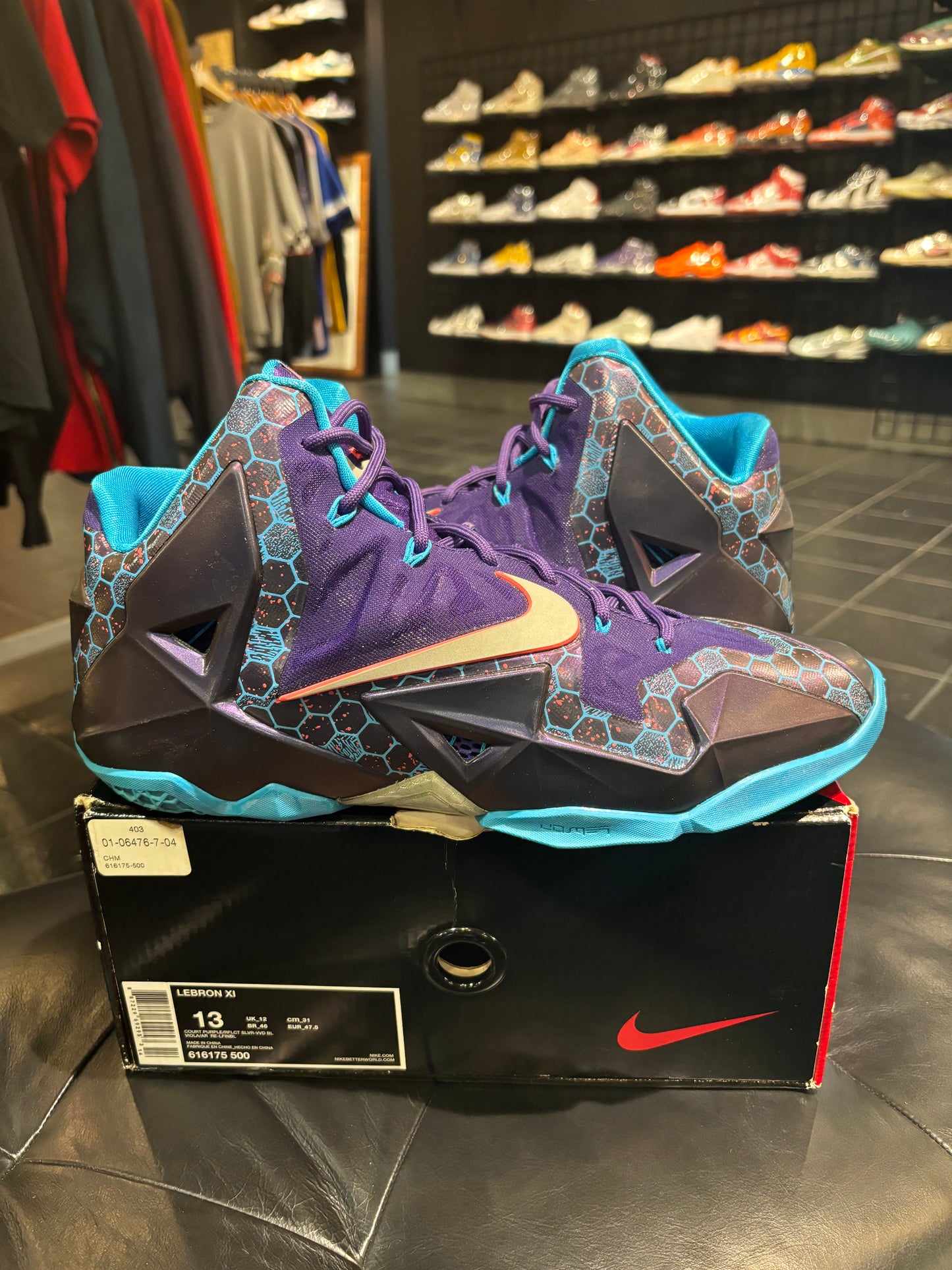 Nike Lebron 11 Hornets Size 13 Men’s Shoes $150