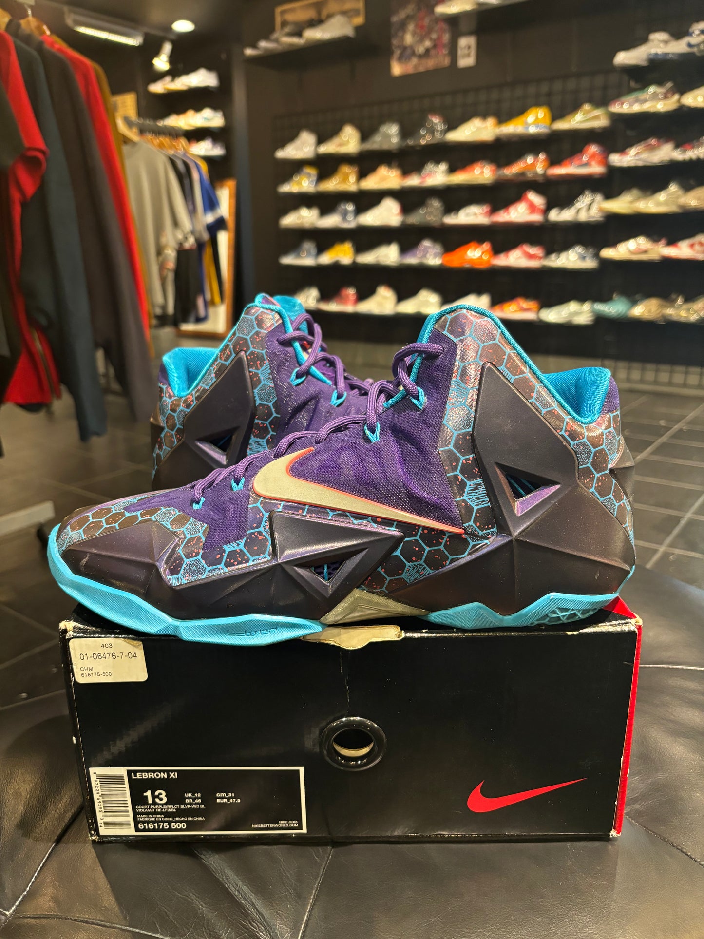 Nike Lebron 11 Hornets Size 13 Men’s Shoes $150