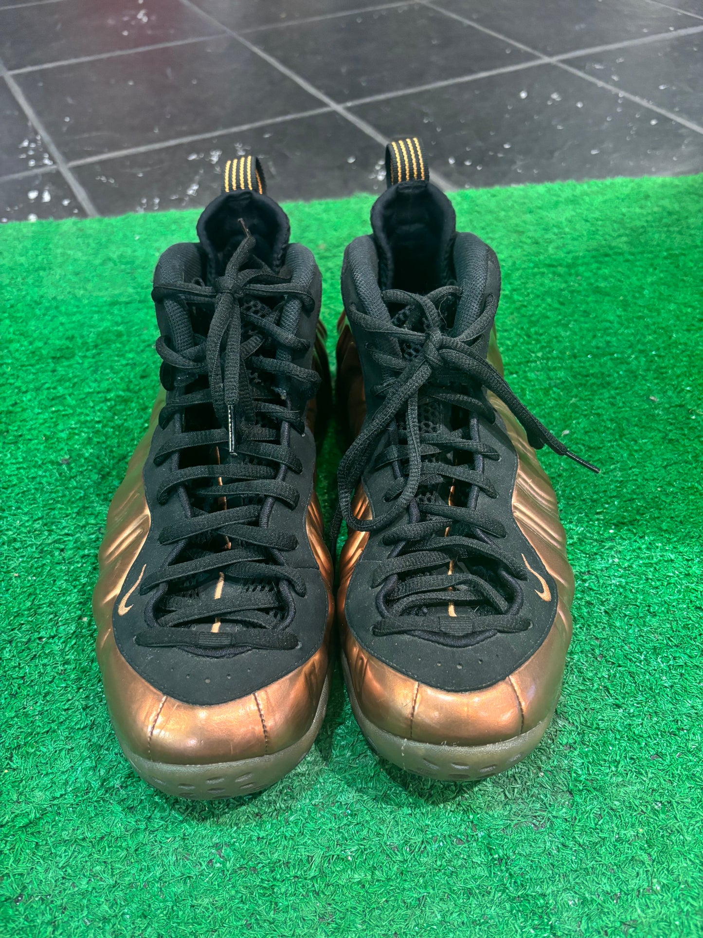 Nike copper foams size 10 men’s shoes $120