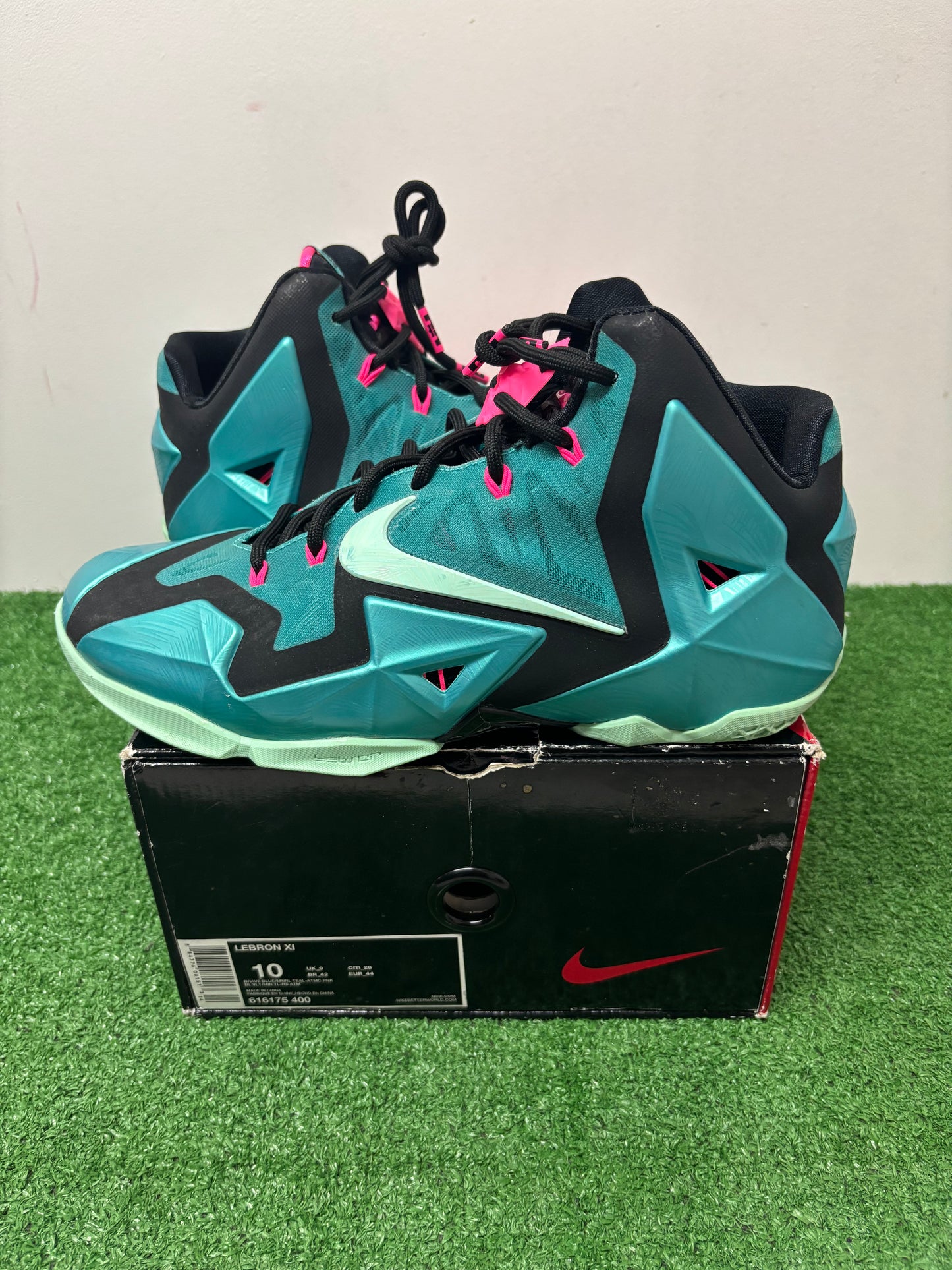 Nike LeBron 11 South Beach Size 10 $150 Men’s Shoes