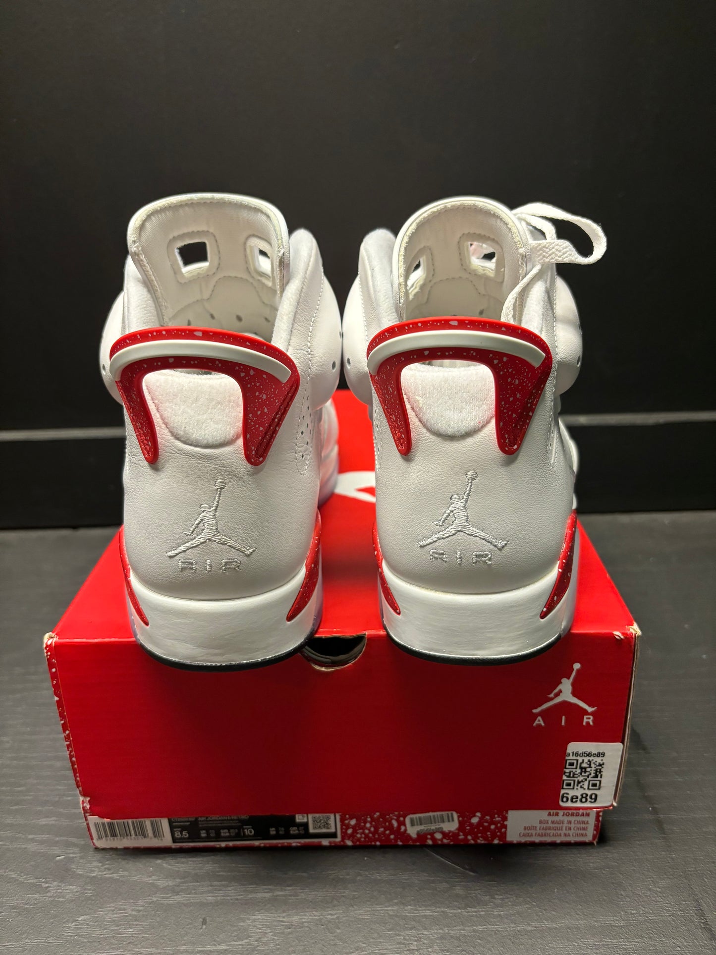 Mens Air Jordan 6 Red Oreo Size 8.5