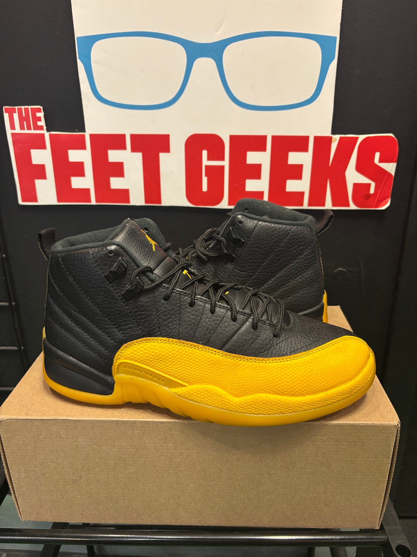 Air Jordan 12 Gold Size 10.5 Mens $150