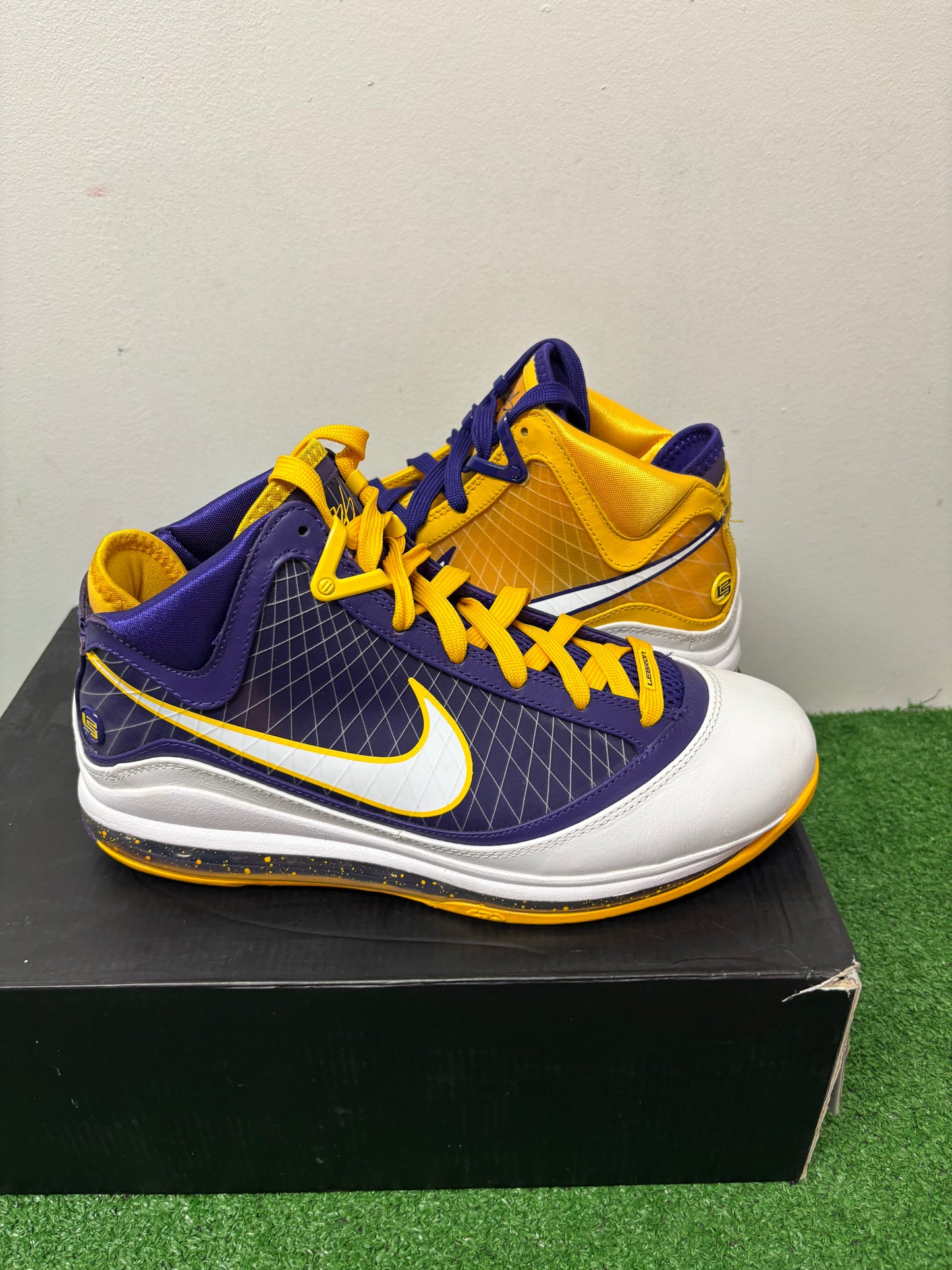 Nike LeBron 7 Media Size 8.5 $120 Men’s