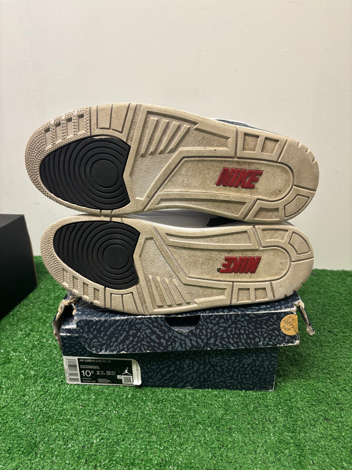 Air Jordan 3 Denim Size 10.5 Mens $160