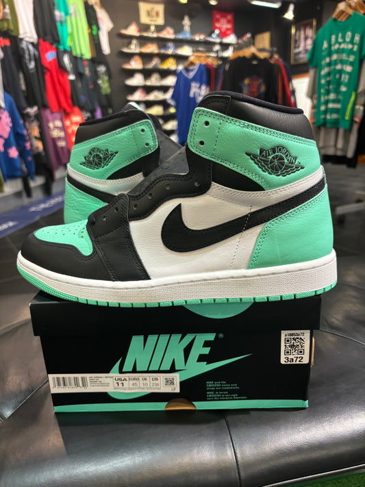 Men’s Air Jordan 1 Green Glow Size 11 Shoes