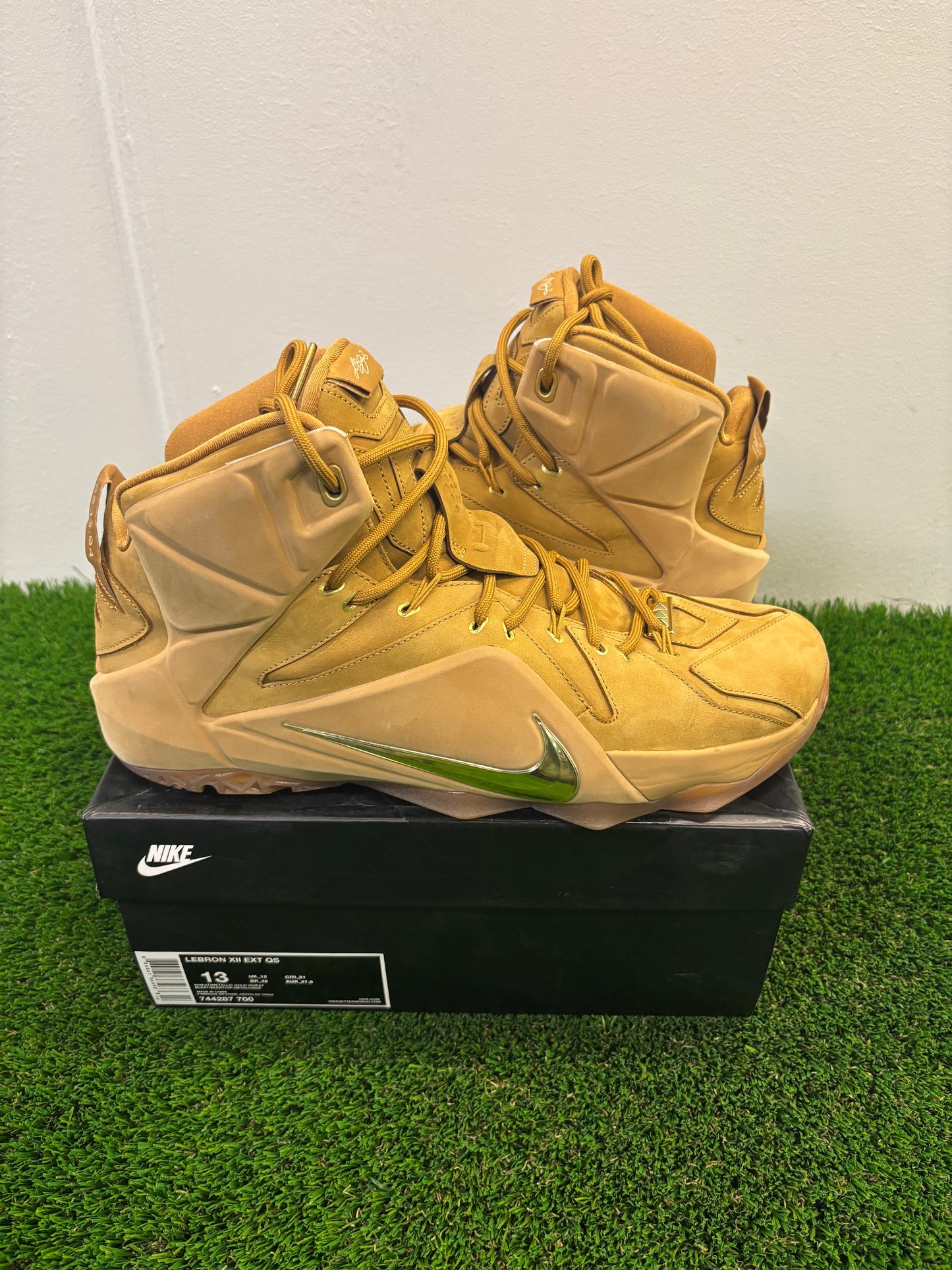 Nike LeBron 12 Wheat Size 13 Mens Shoes $240