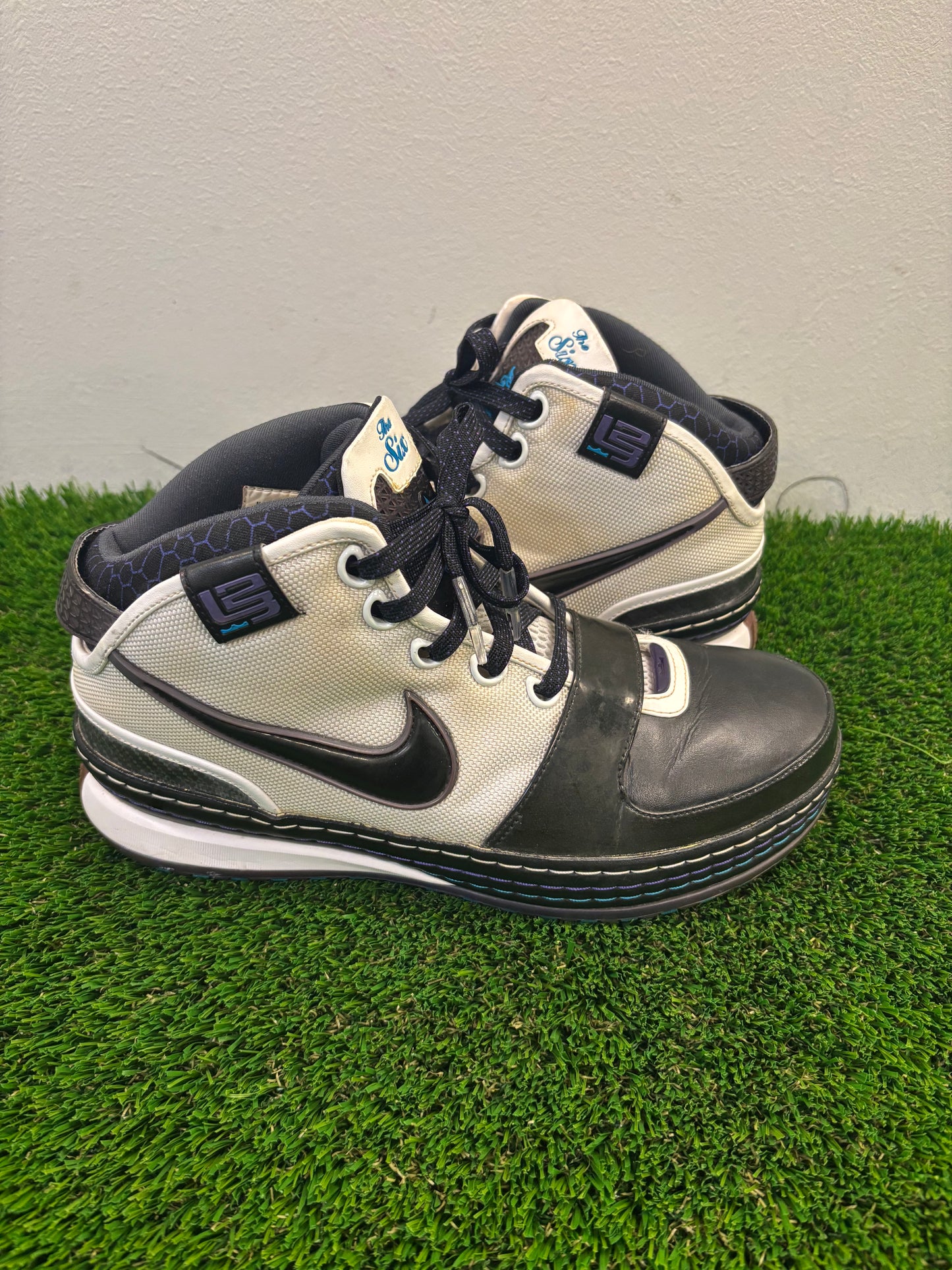 Nike LeBron 6 Hornet Size 8.5 Mens Shoes $125