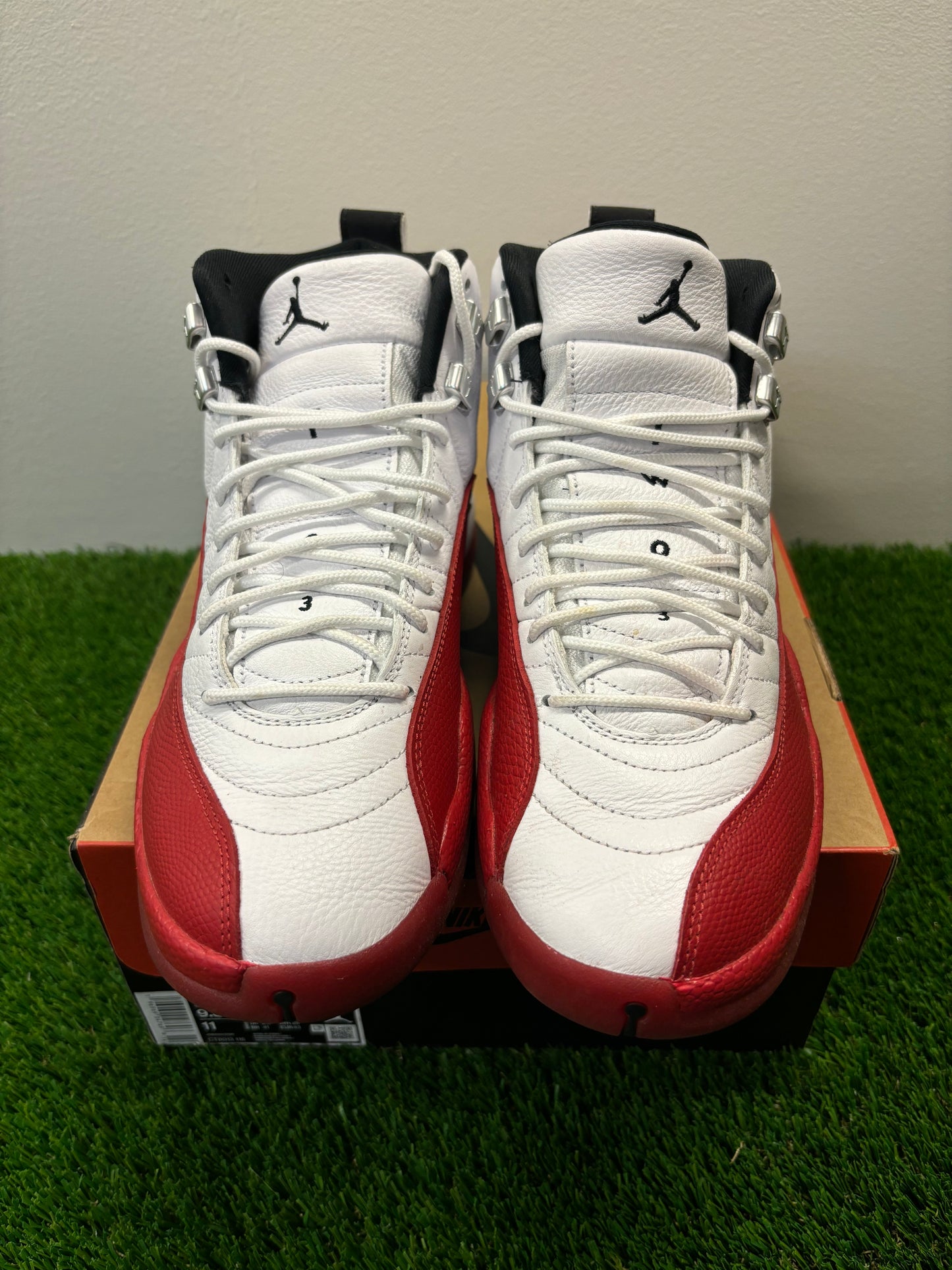 Air Jordan 12 Cherry Size 9.5 $170 Men’s Shoes