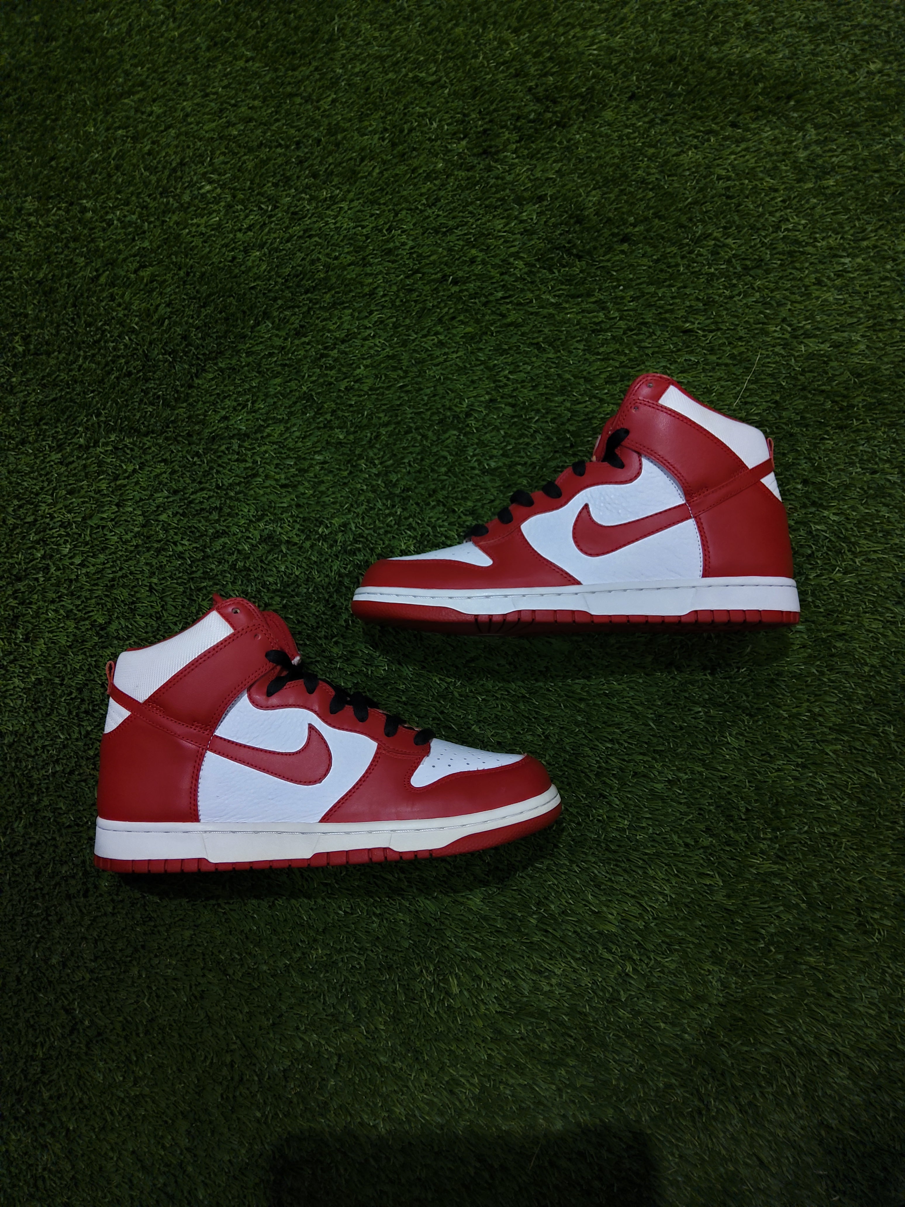 2009 Nike Dunk varsity red men's shoe size 9