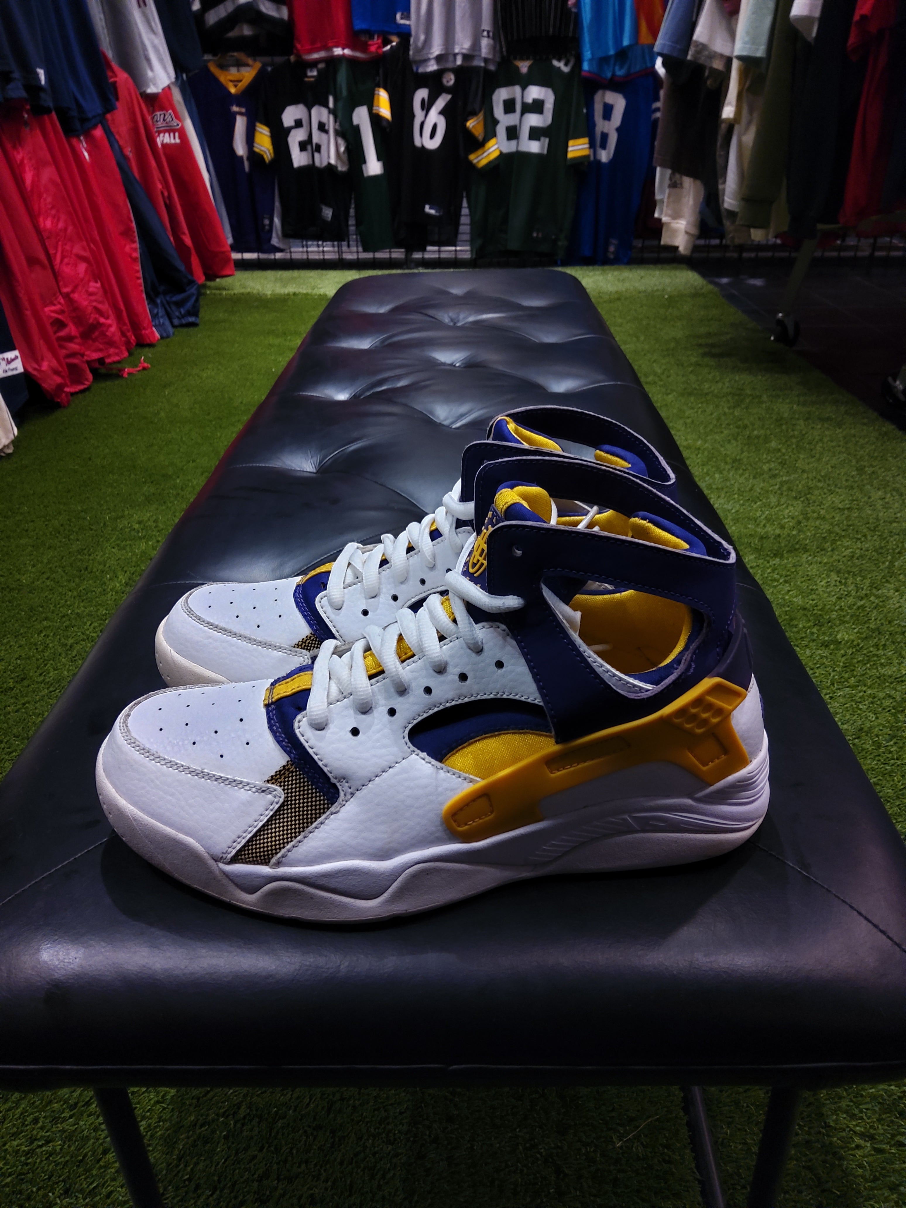 Nike Air huarache Lakers size 8 men's shoes