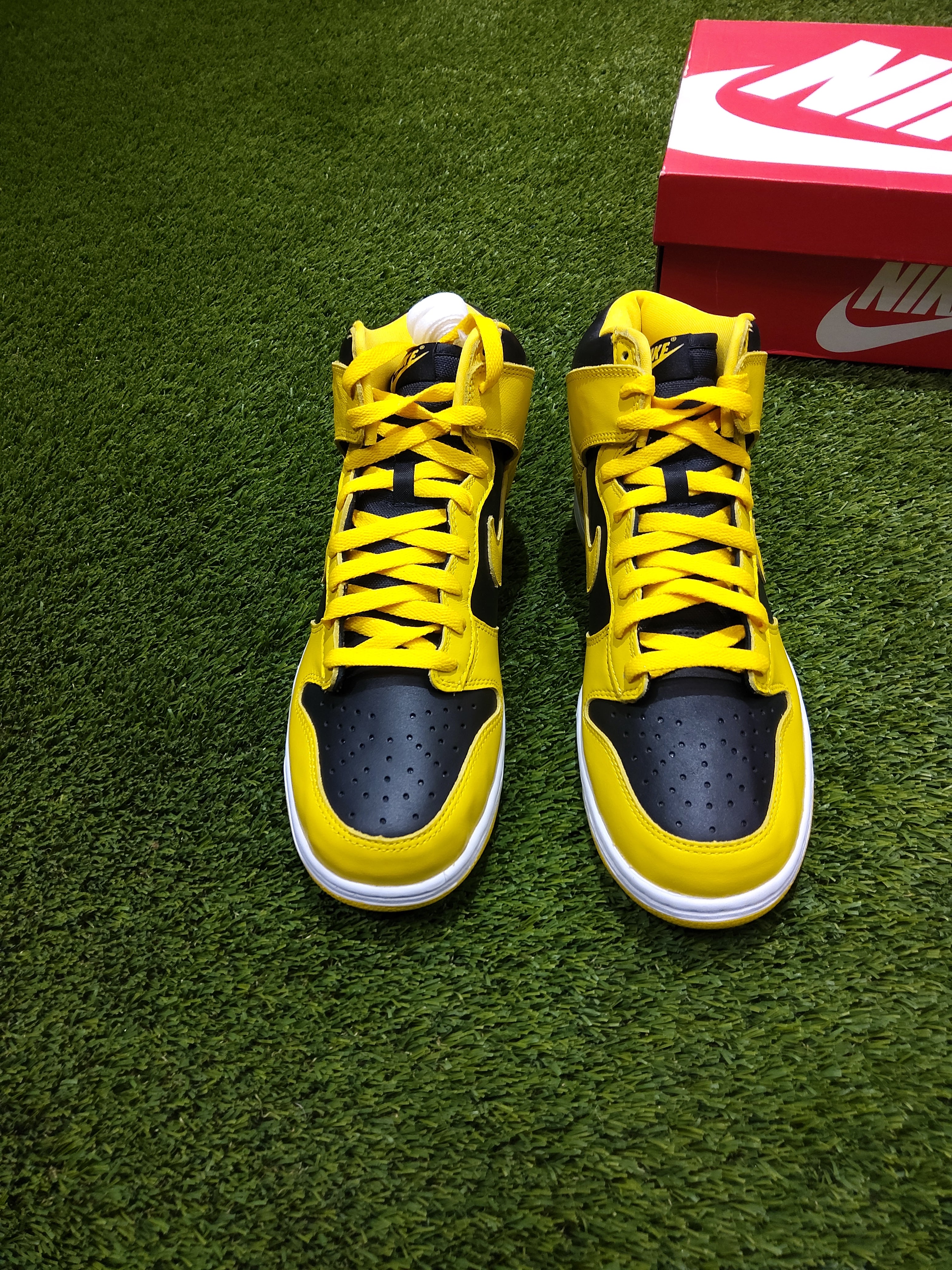 Nike Dunk High Size 11 varsity maize shoe