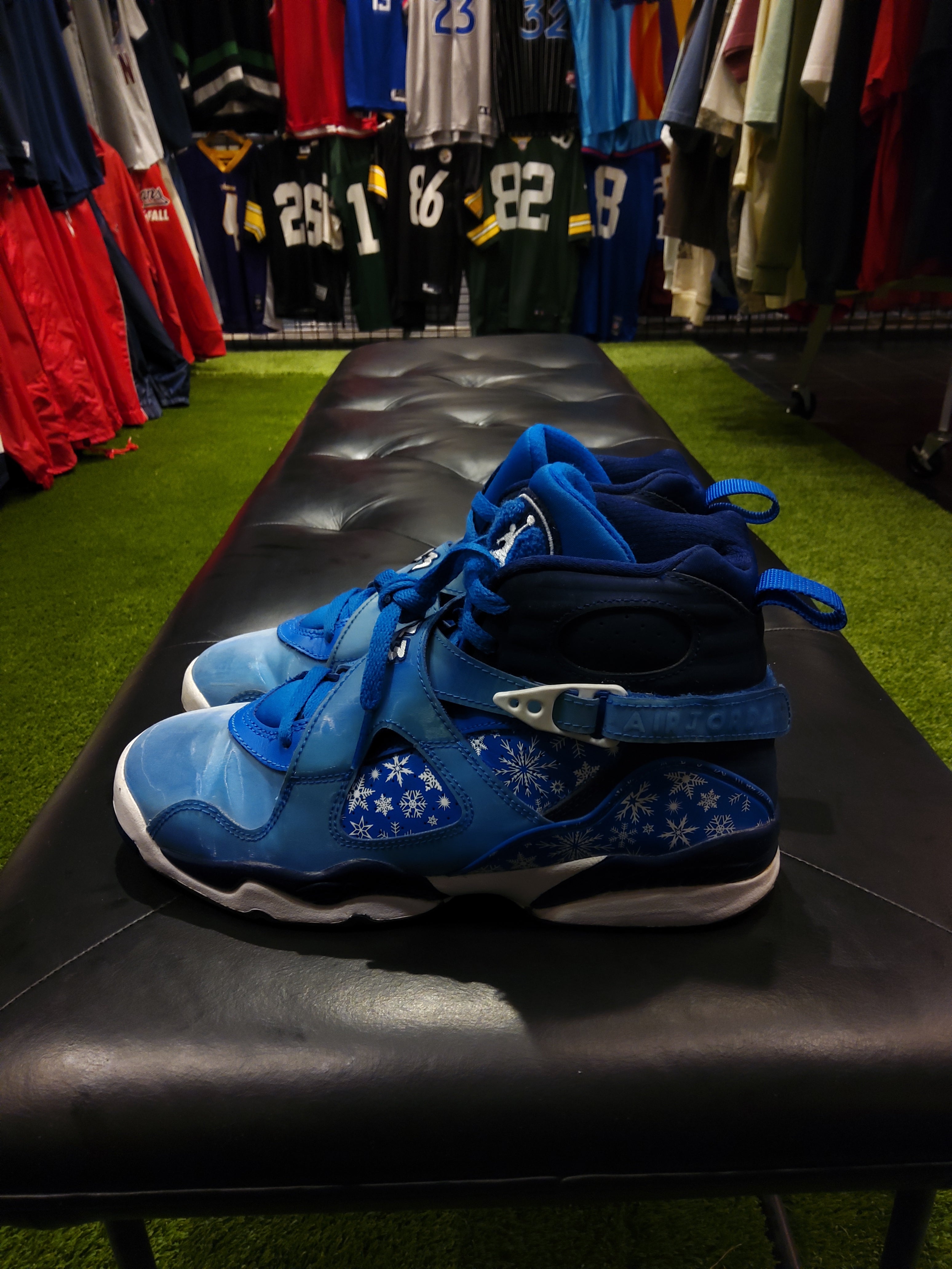 Air jordan 8 Retro snowflake size 5.5y Gradeschool shoes