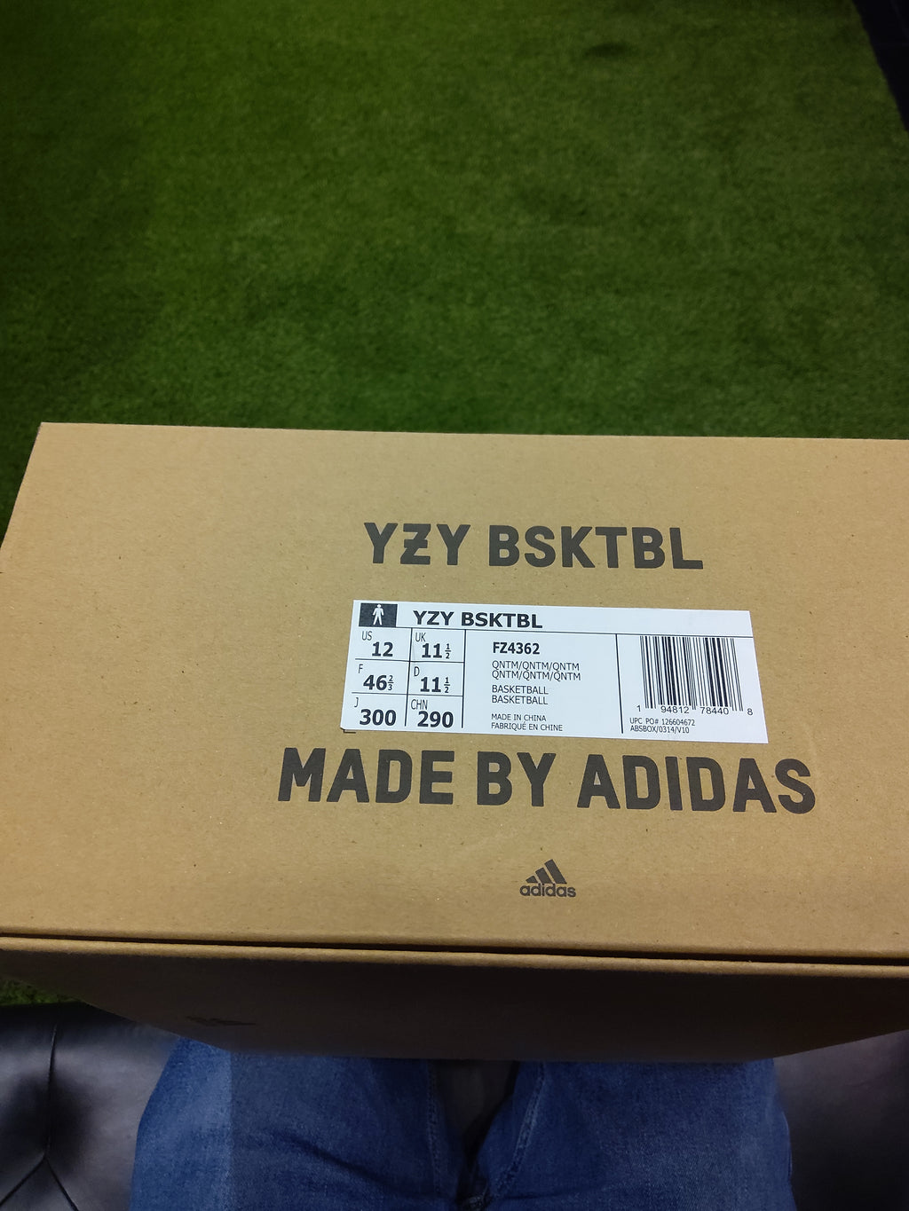 Brand New Yeezy Basketball OG Quantum Size 12 Men's Shoes