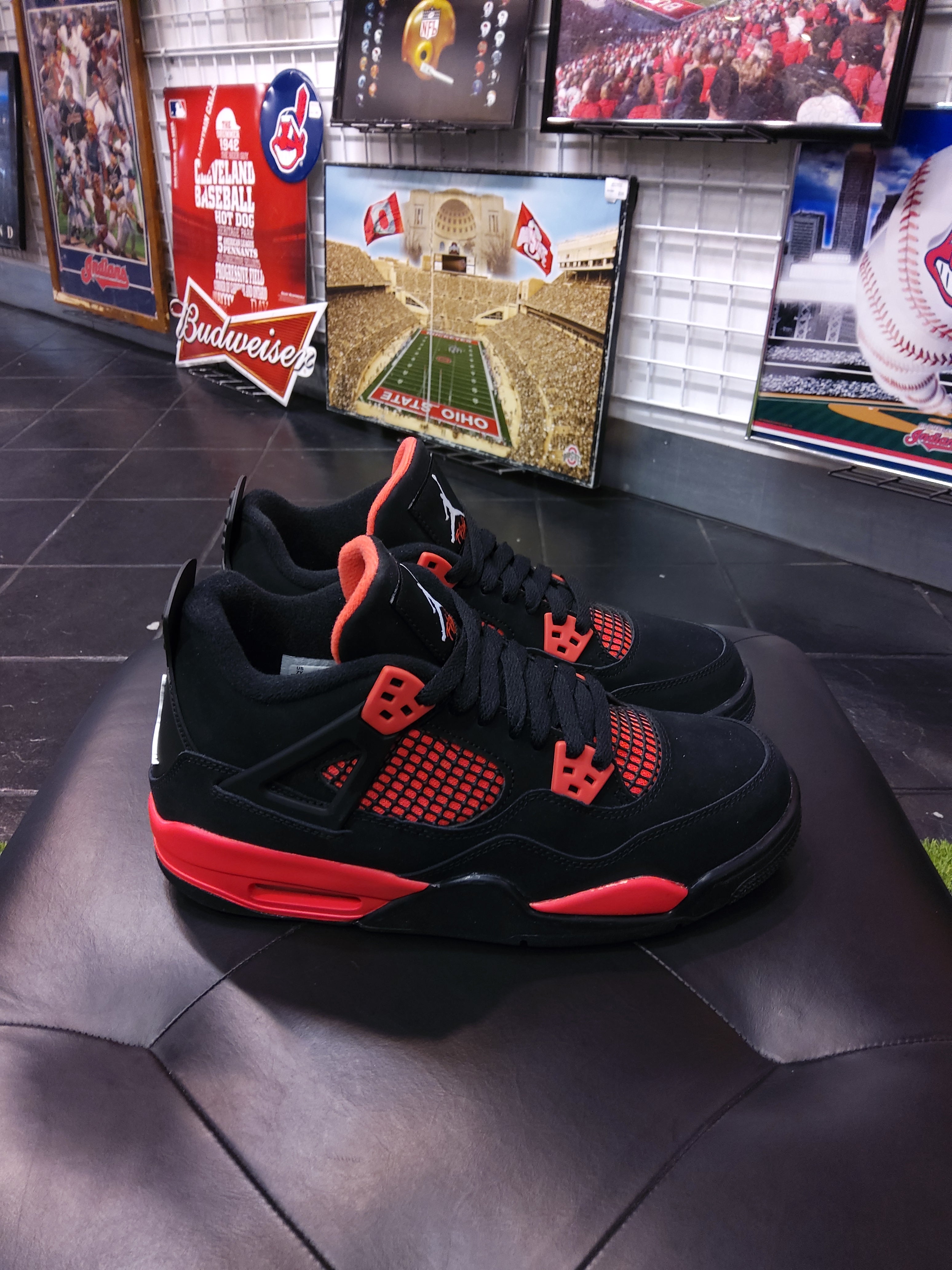 Gradeschool Air Jordan 4 Red Thunder Size 7y Shoes