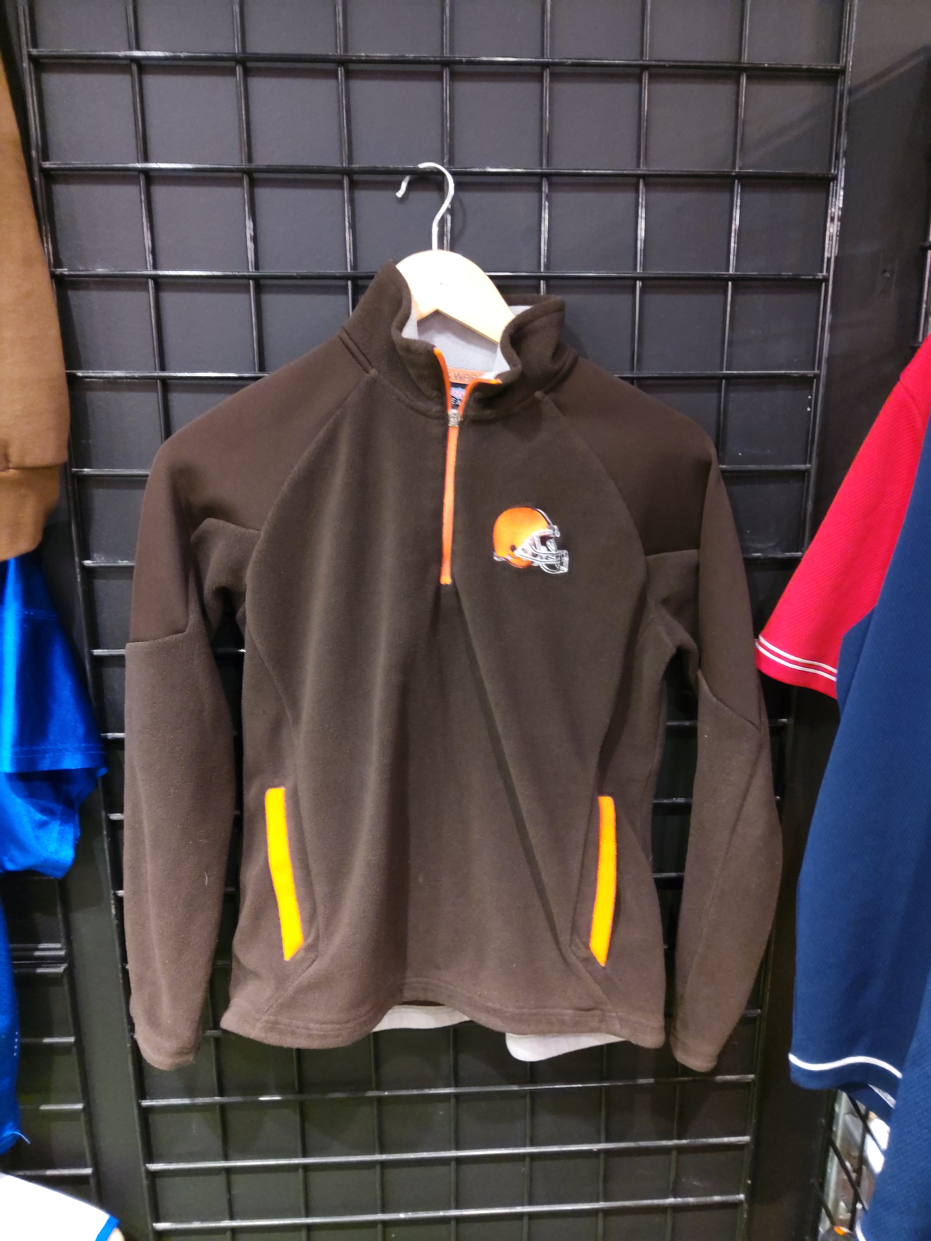 NFL TEAM Cleveland Browns quarter zip Kids size M