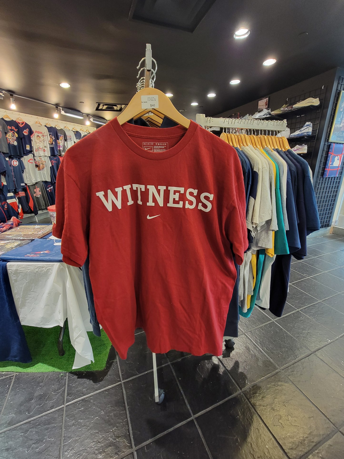 Cavs Nike Witness Tee size Medium