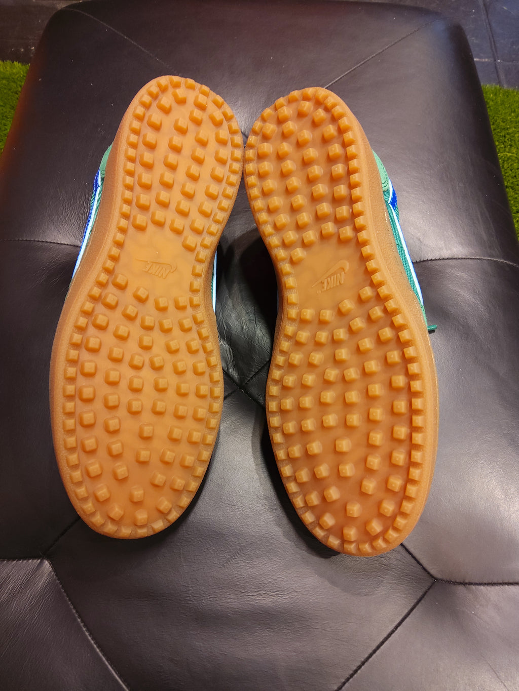 Nike field general hyper royal size 6y