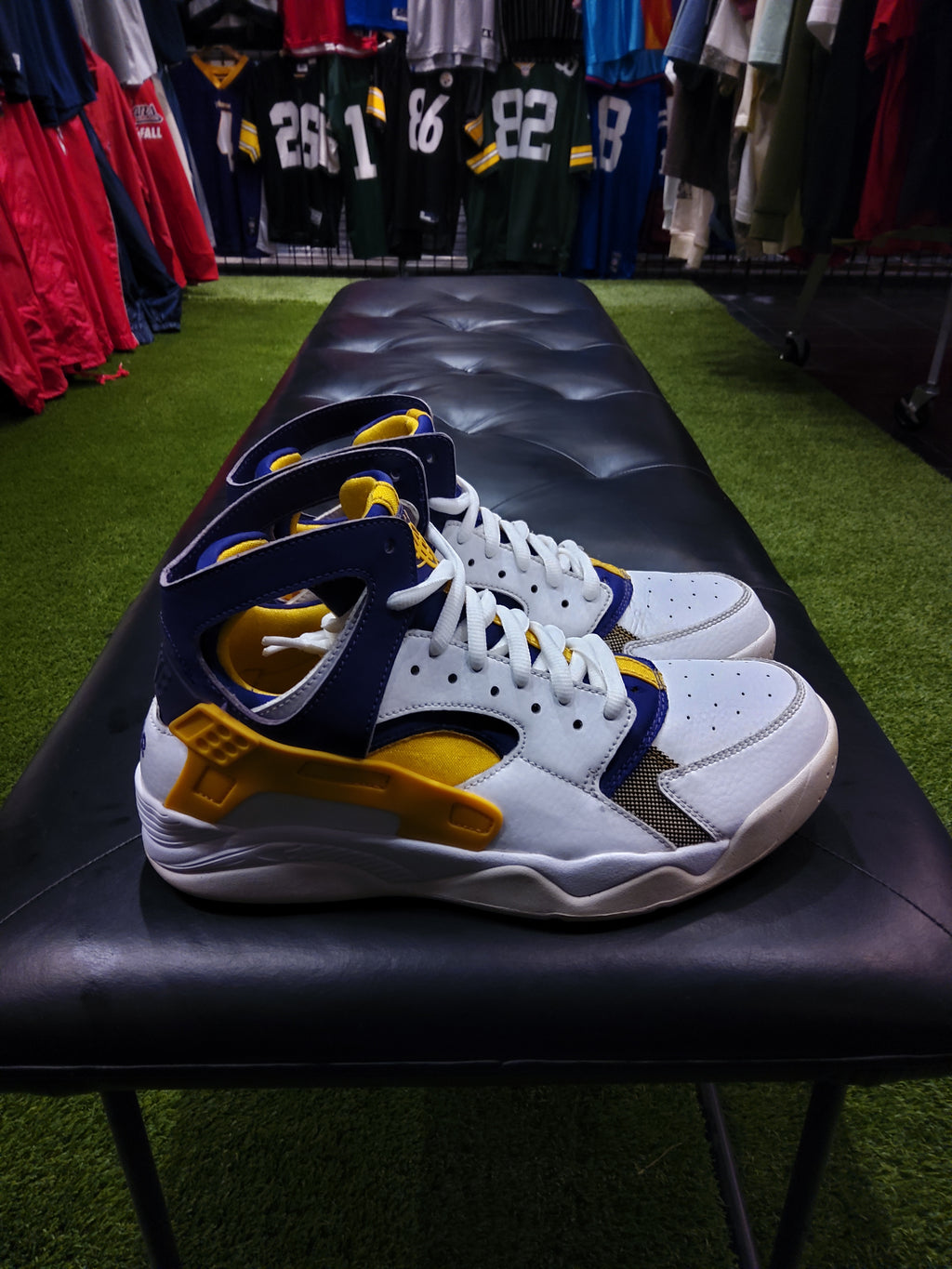 Nike Air huarache Lakers size 8 men's shoes