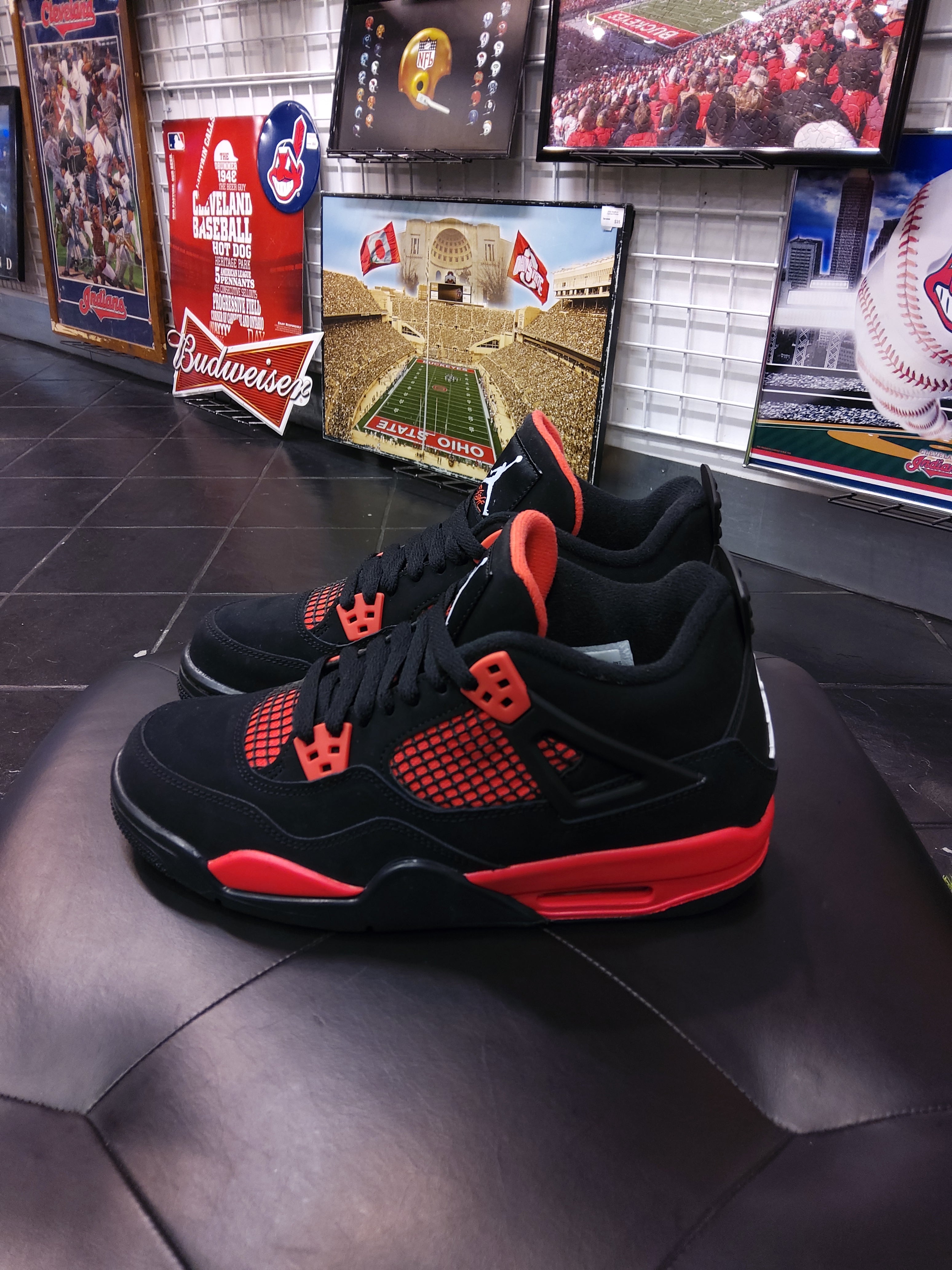 Gradeschool Air Jordan 4 Red Thunder Size 7y Shoes