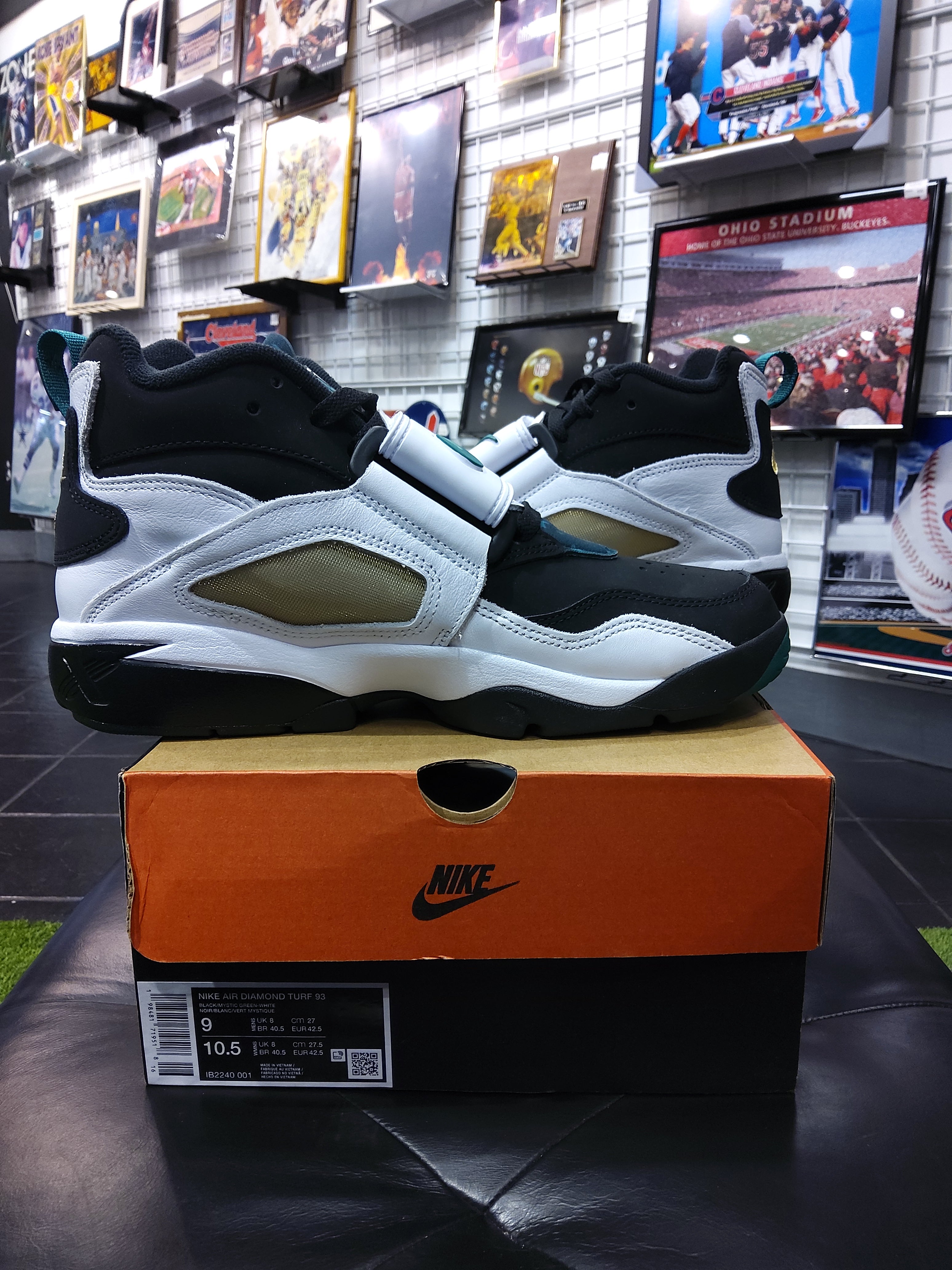 Nike Air Diamond Turf Emerald Size 9 Men's shoes