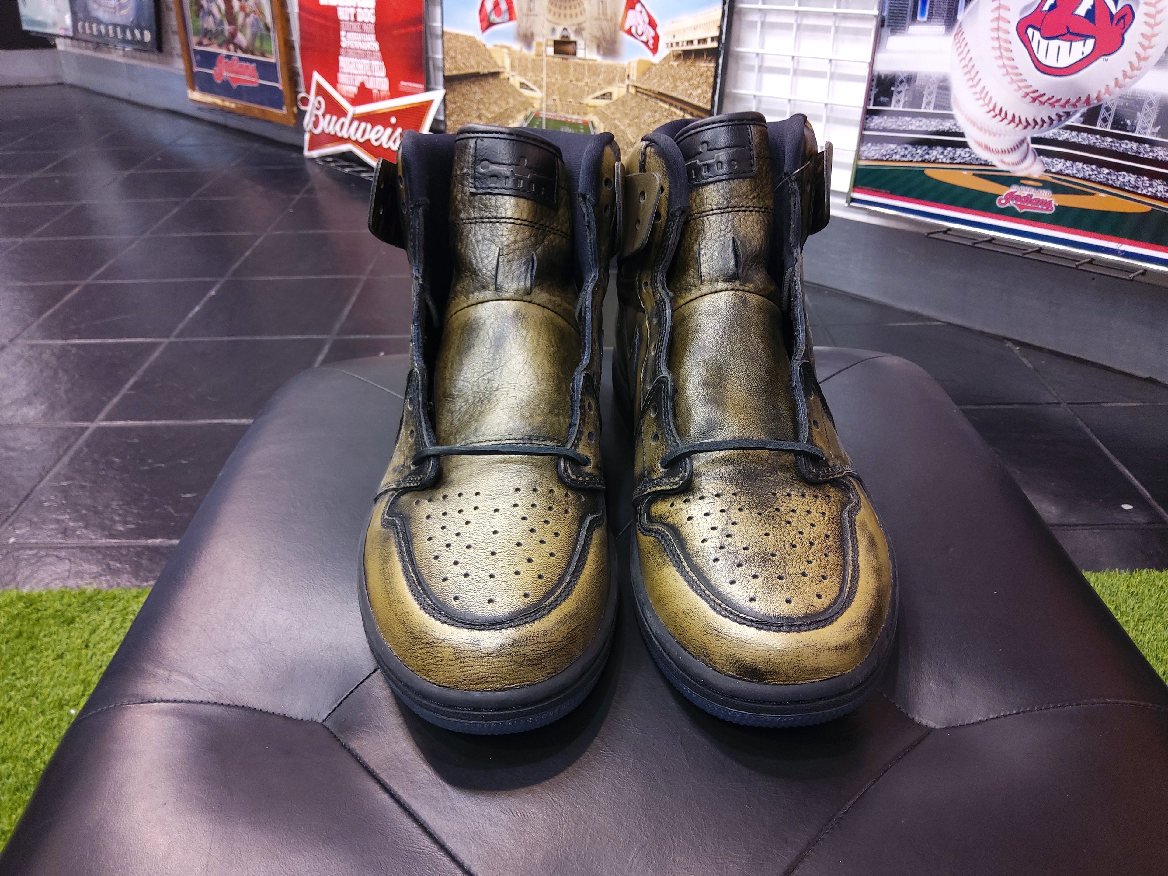 Air Jordan 1 High Wings Size 10 Men Shoes